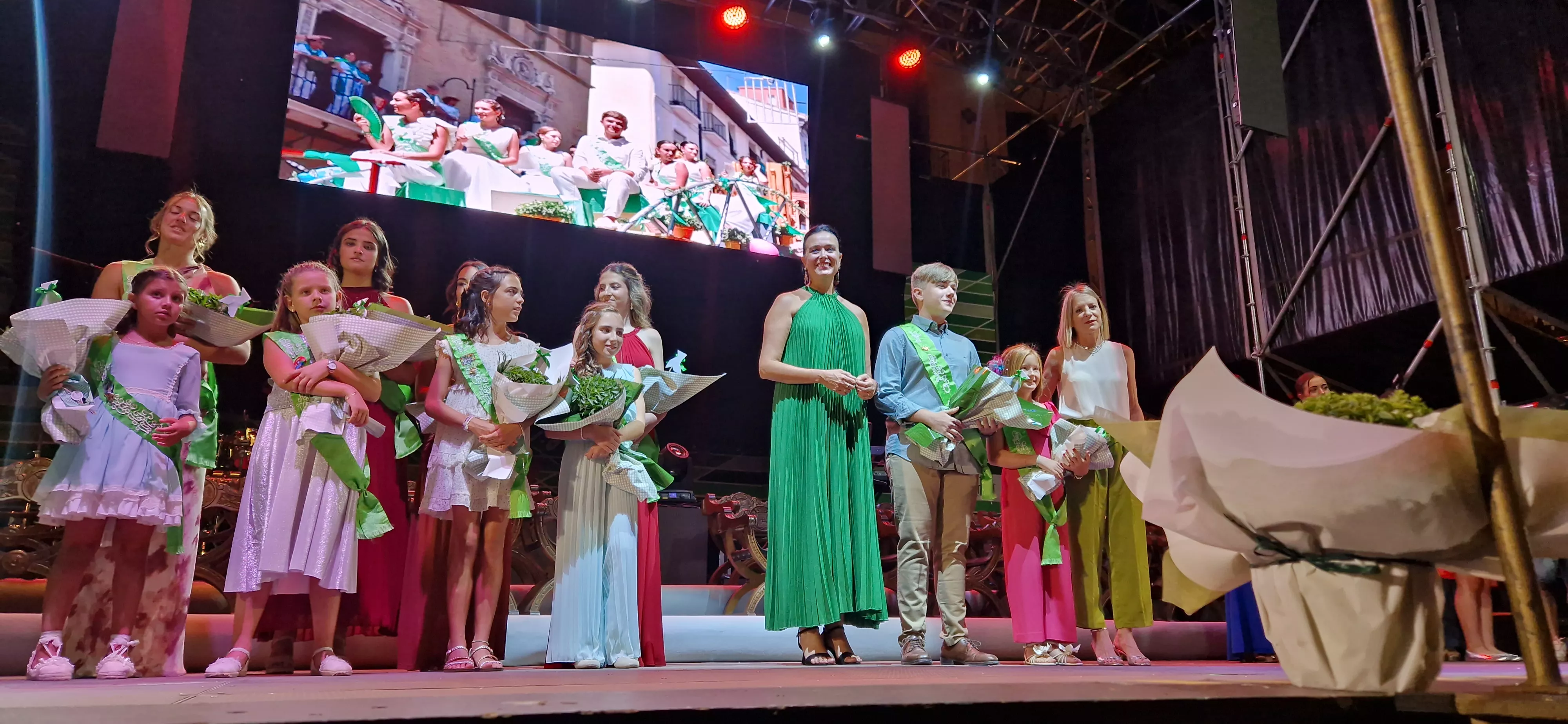 Presentación de las mairalesas y el mainate. Foto Myriam Martínez 