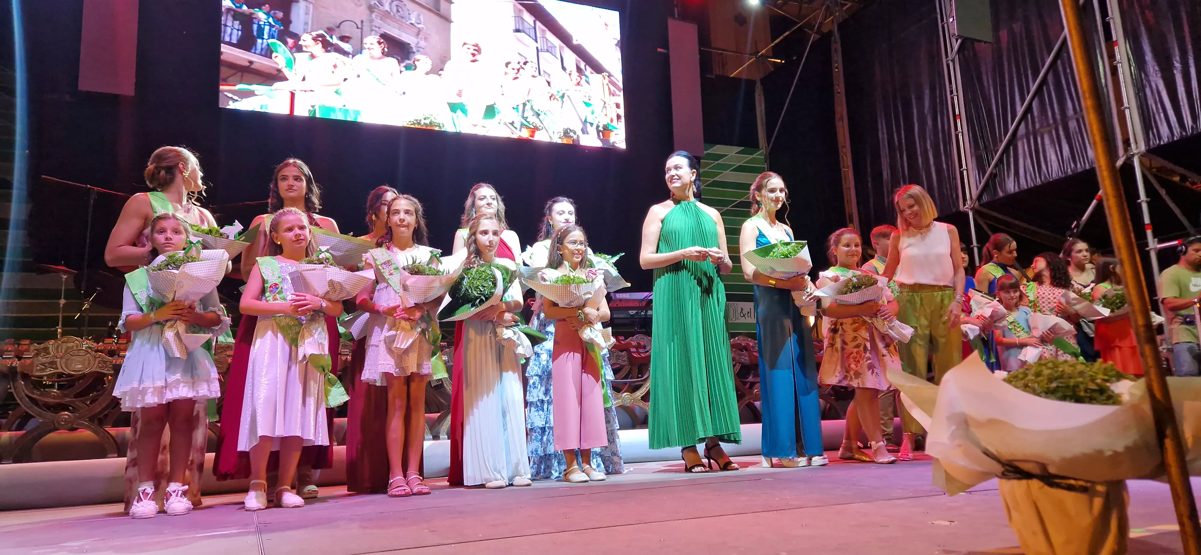 Presentación de las mairalesas y el mainate. Foto Myriam Martínez 