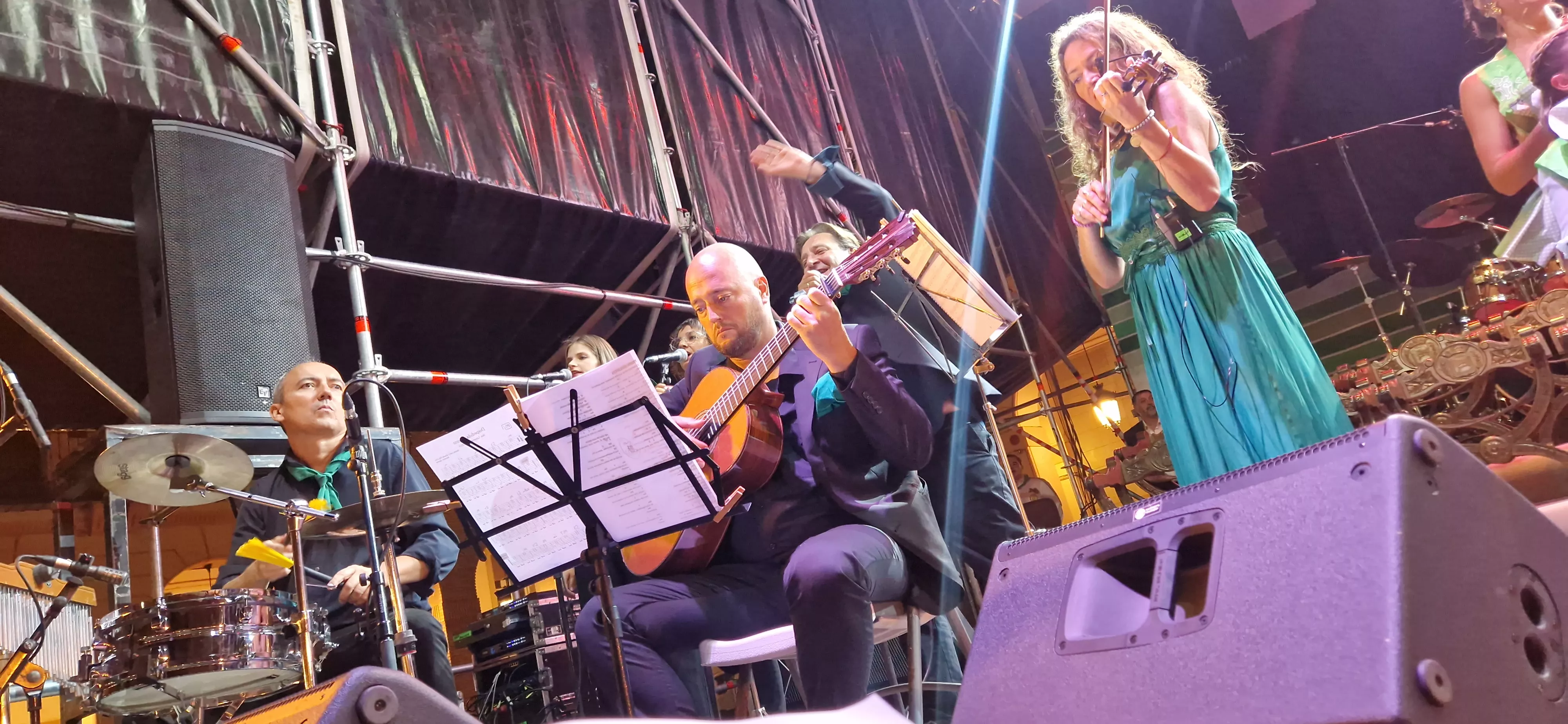 Presentación de las mairalesas y el mainate. Foto Myriam Martínez 