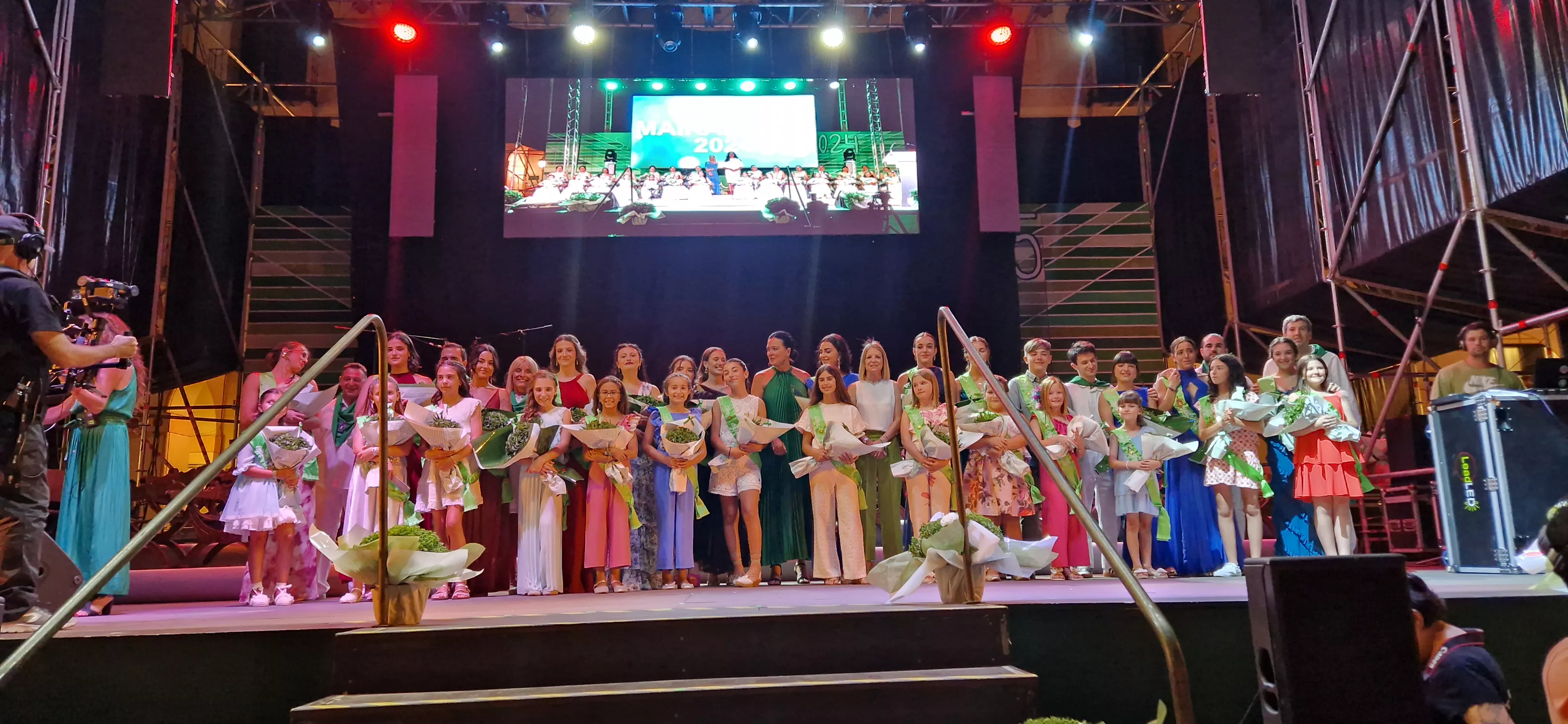 Presentación de las mairalesas y el mainate. Foto Myriam Martínez 