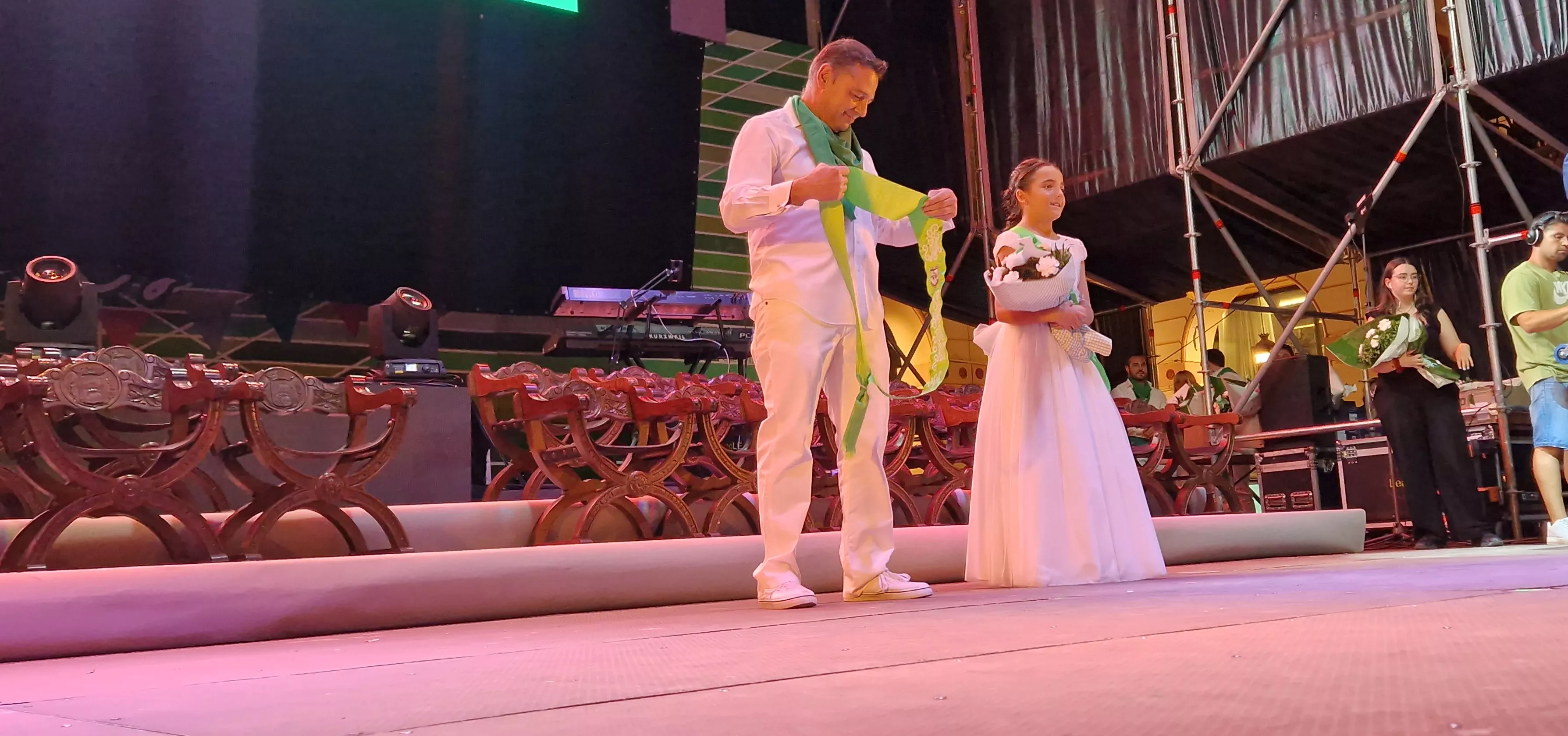 Presentación de las mairalesas y el mainate. Foto Myriam Martínez 