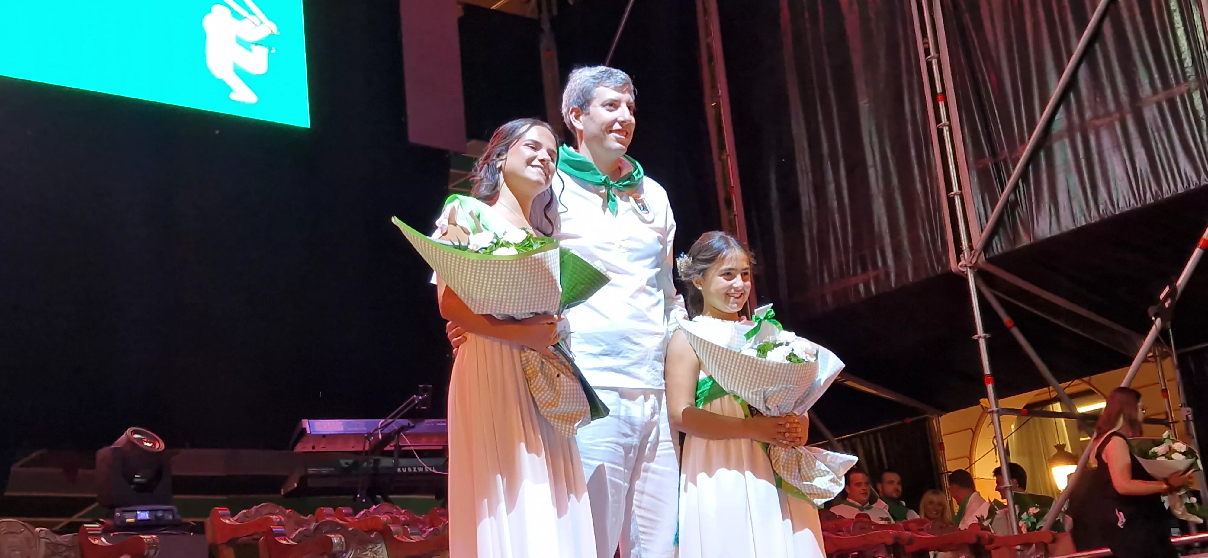 Presentación de las mairalesas y el mainate. Foto Myriam Martínez 