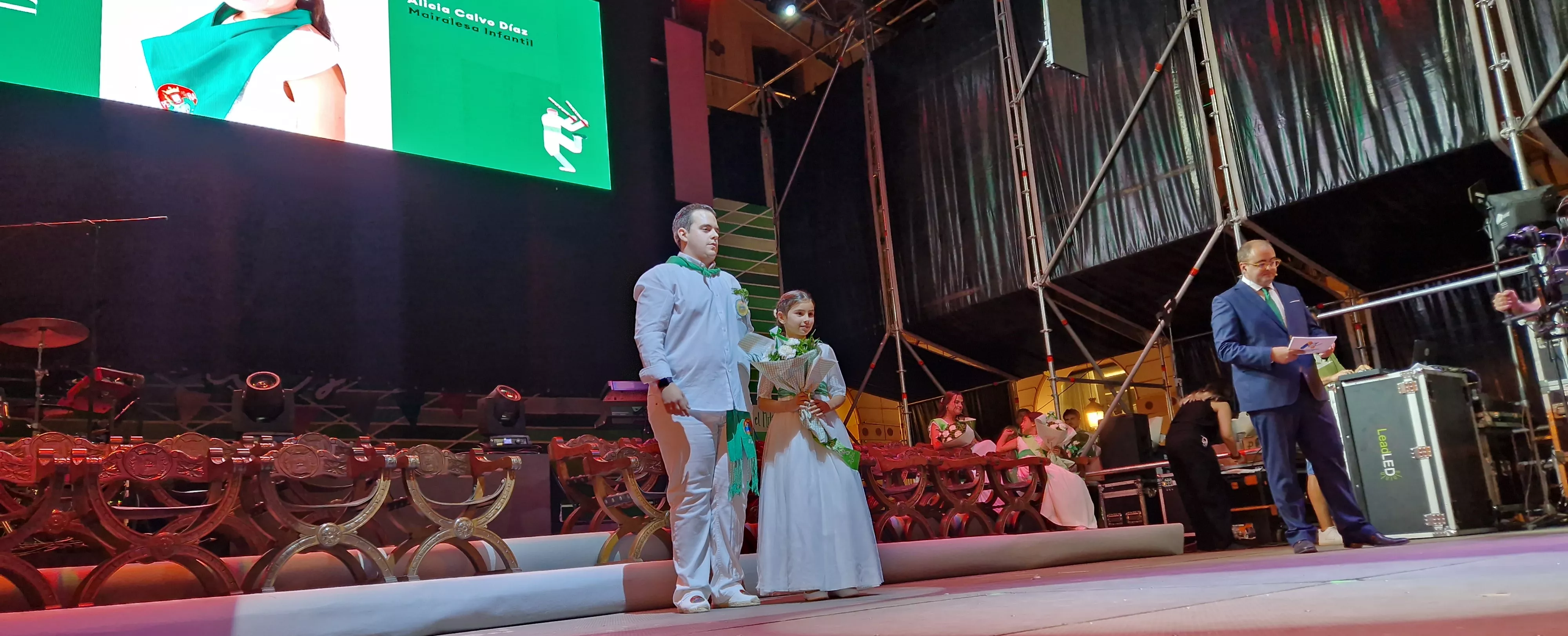 Presentación de las mairalesas y el mainate. Foto Myriam Martínez 