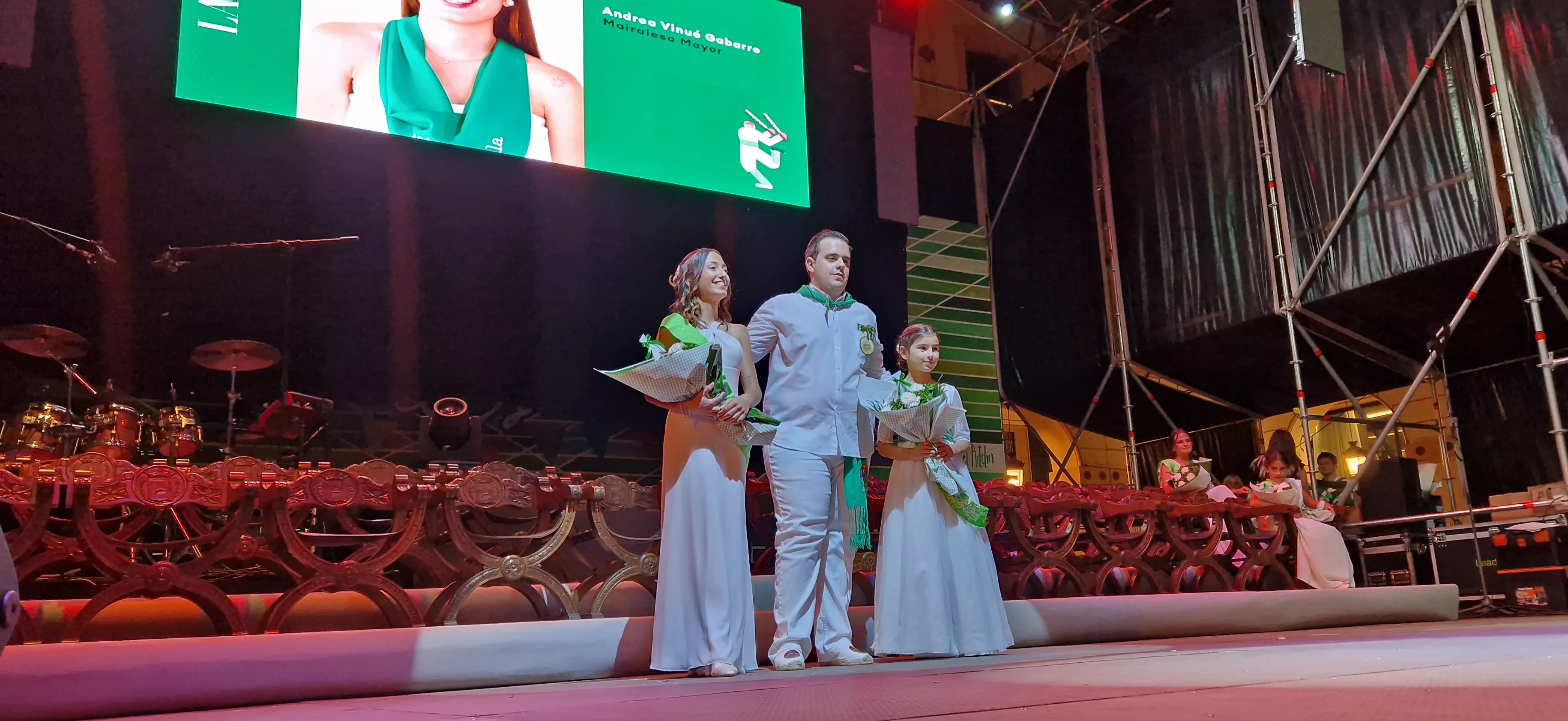 Presentación de las mairalesas y el mainate. Foto Myriam Martínez 