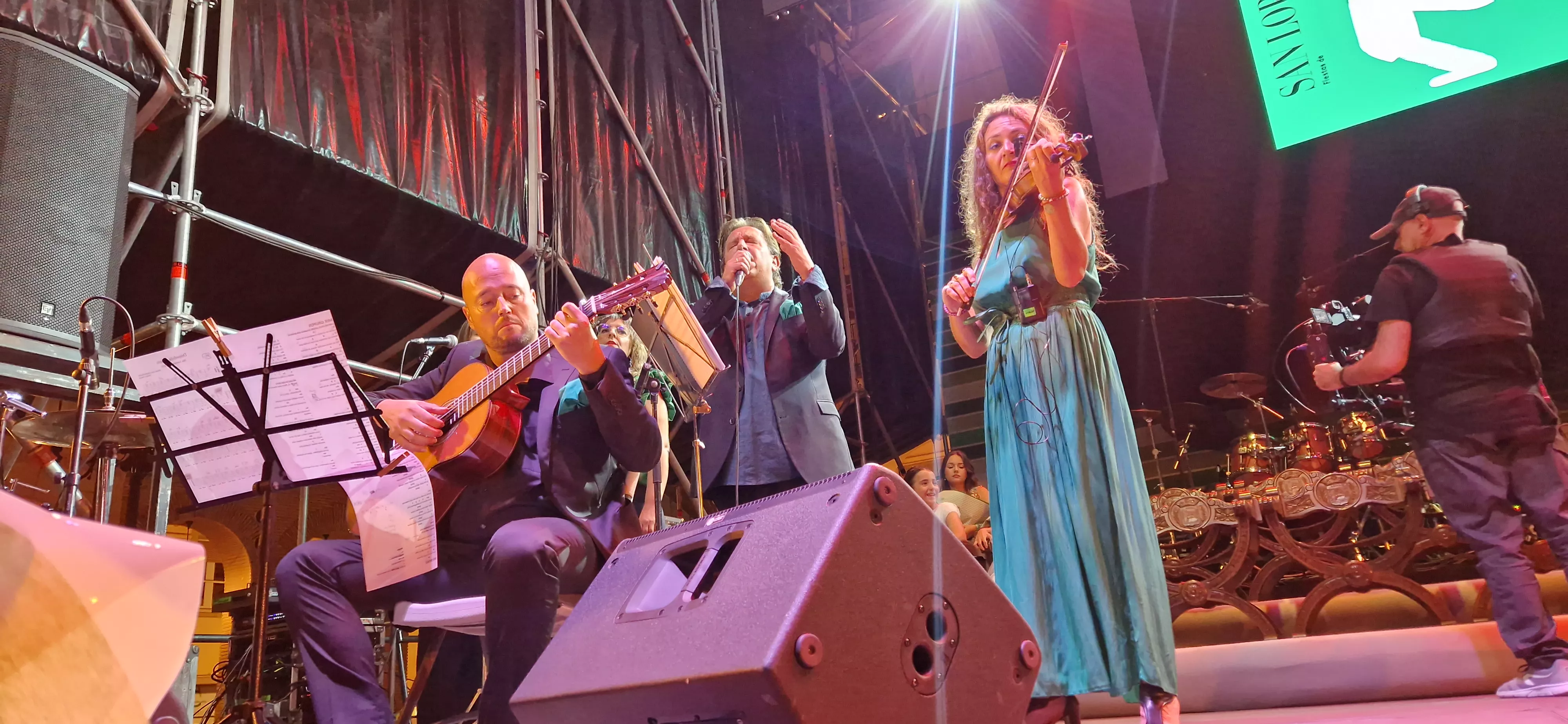 Presentación de las mairalesas y el mainate. Foto Myriam Martínez 