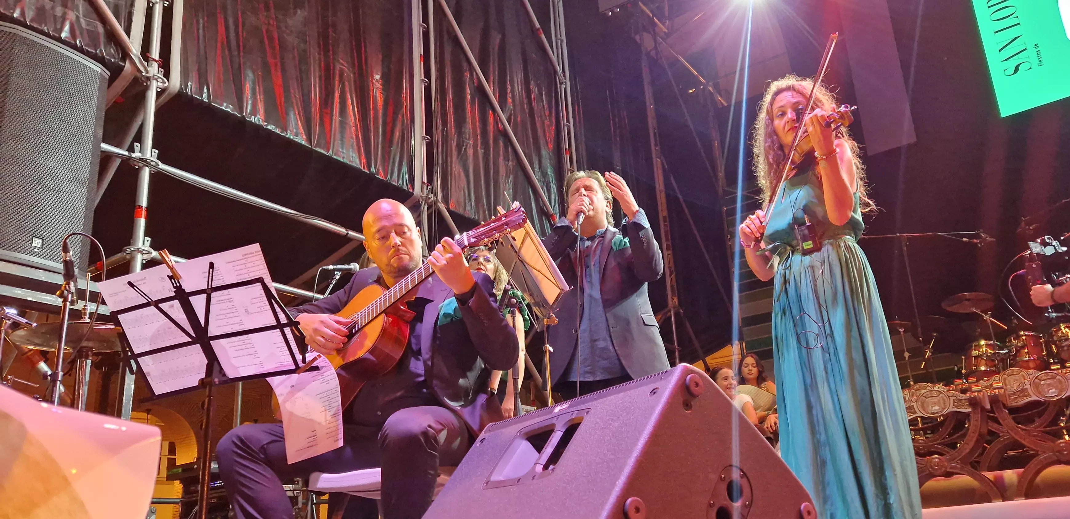 Presentación de las mairalesas y el mainate. Foto Myriam Martínez 