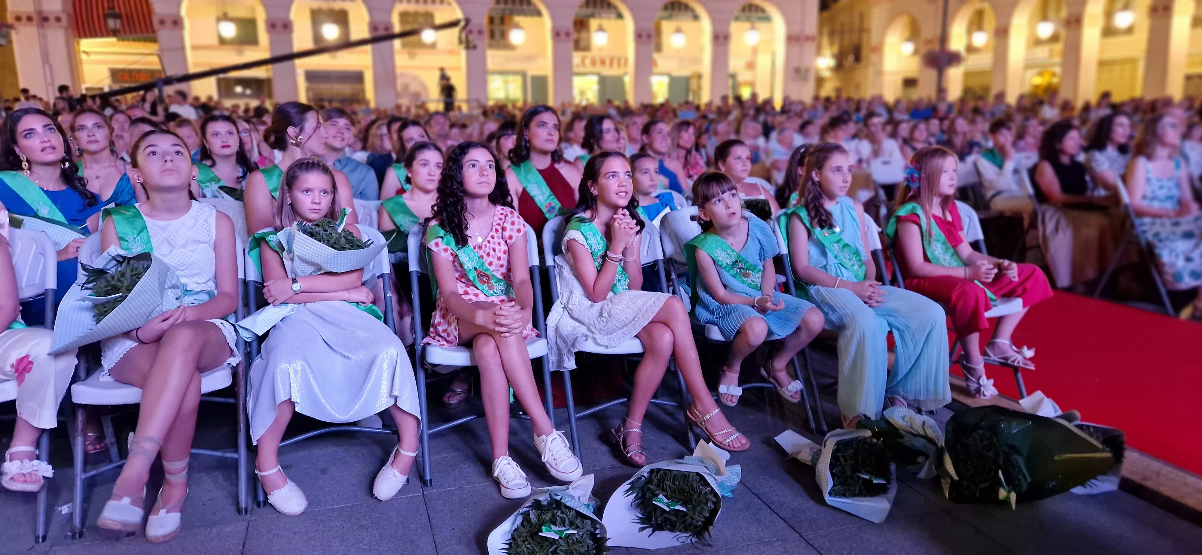 Presentación de las mairalesas y el mainate. Foto Myriam Martínez 