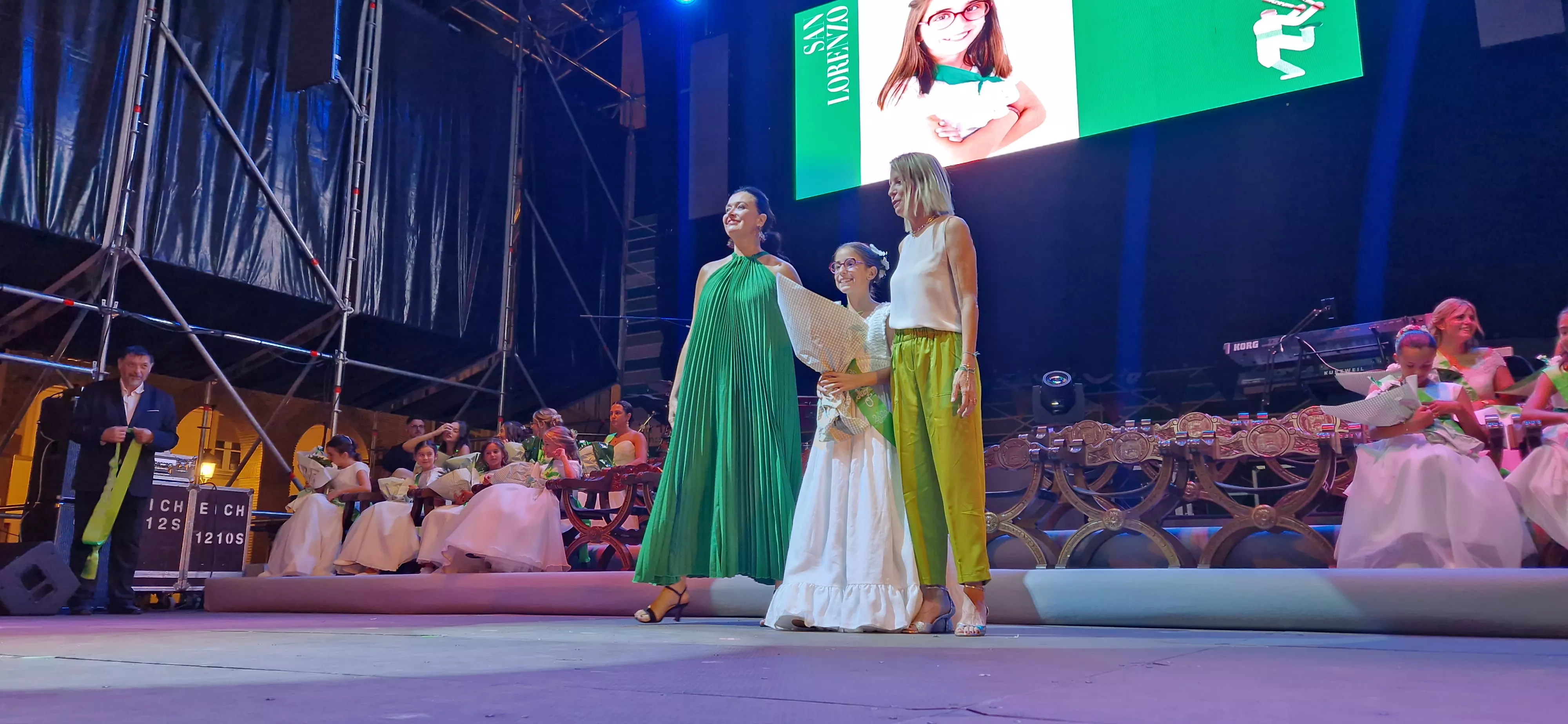 Presentación de las mairalesas y el mainate. Foto Myriam Martínez 