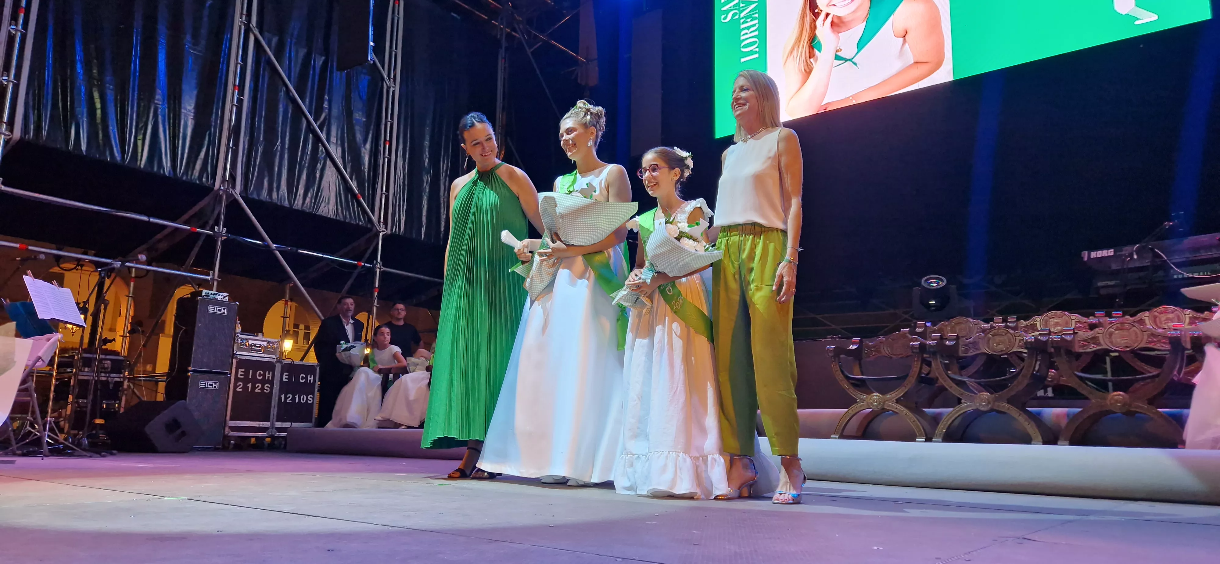 Presentación de las mairalesas y el mainate. Foto Myriam Martínez 