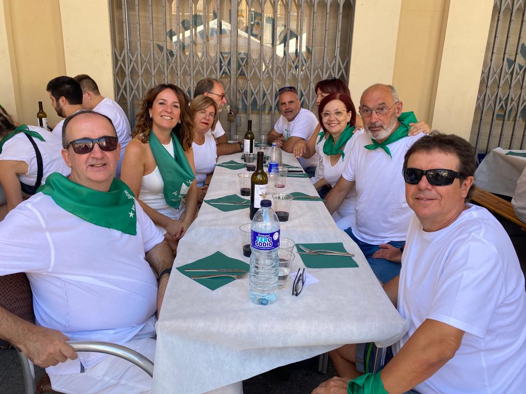 Almuerzos en la antesala del chupinazo.