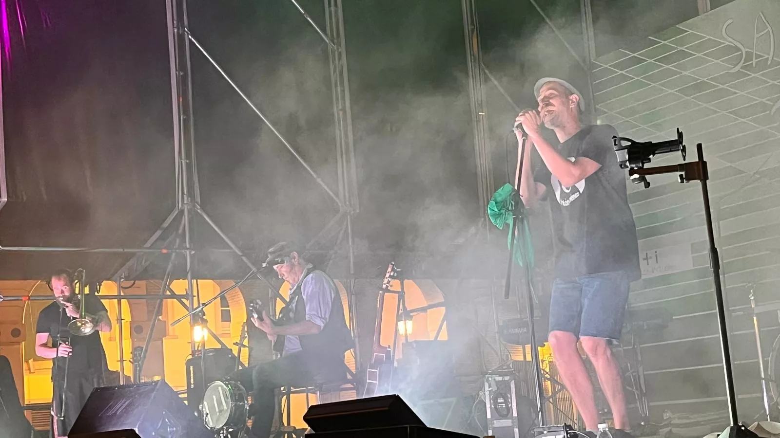 Tritón Jiménez en el pórtico laurentino de Huesca. Foto Mercedes Manterola