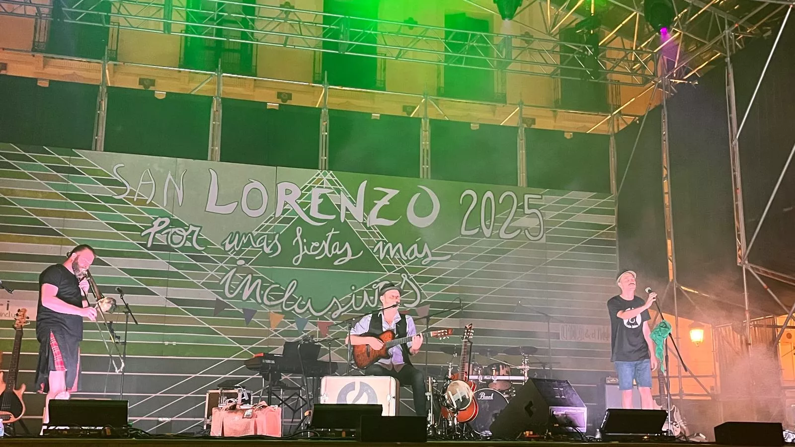 Tritón Jiménez en el pórtico laurentino de Huesca. Foto Mercedes Manterola