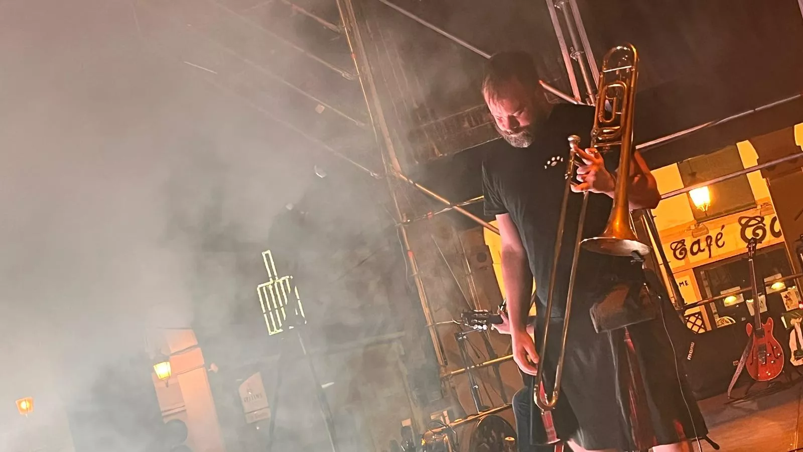 Tritón Jiménez en el pórtico laurentino de Huesca. Foto Mercedes Manterola