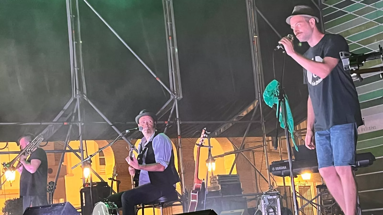 Tritón Jiménez en el pórtico laurentino de Huesca. Foto Mercedes Manterola