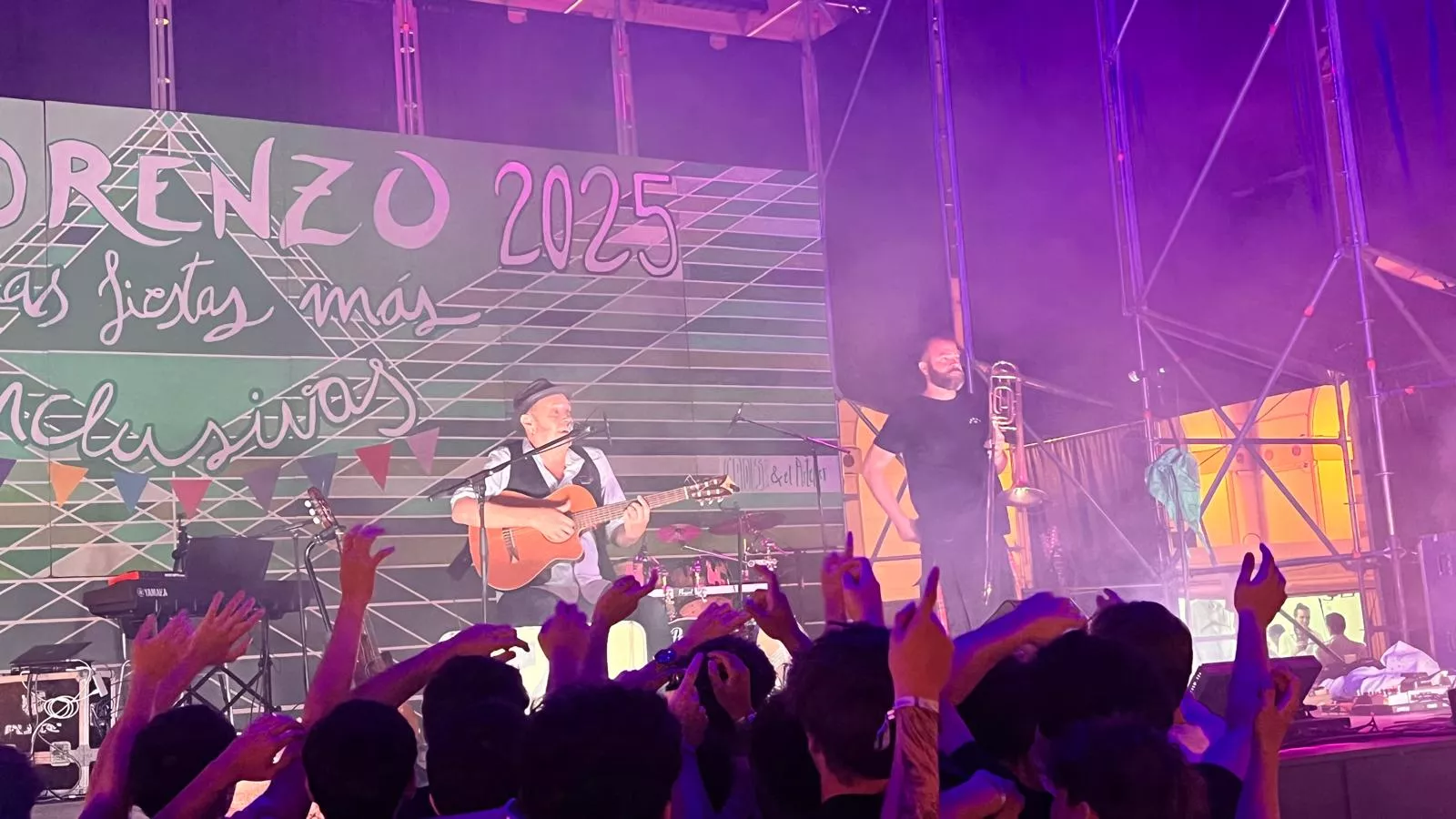 Tritón Jiménez en el pórtico laurentino de Huesca. Foto Mercedes Manterola