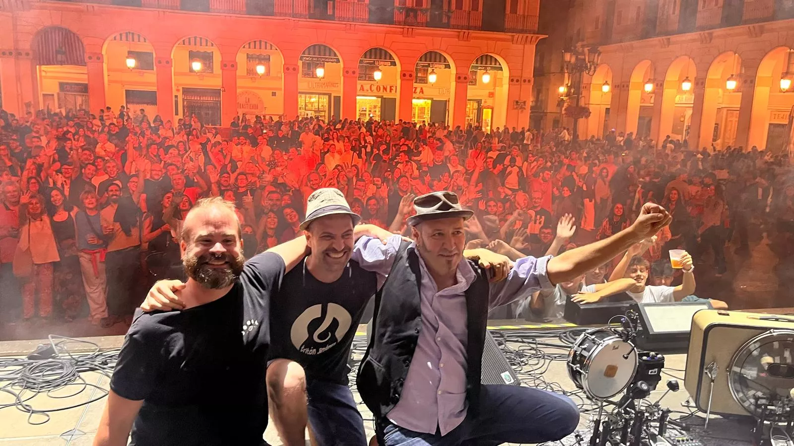 Tritón Jiménez en el pórtico laurentino de Huesca. Foto Mercedes Manterola