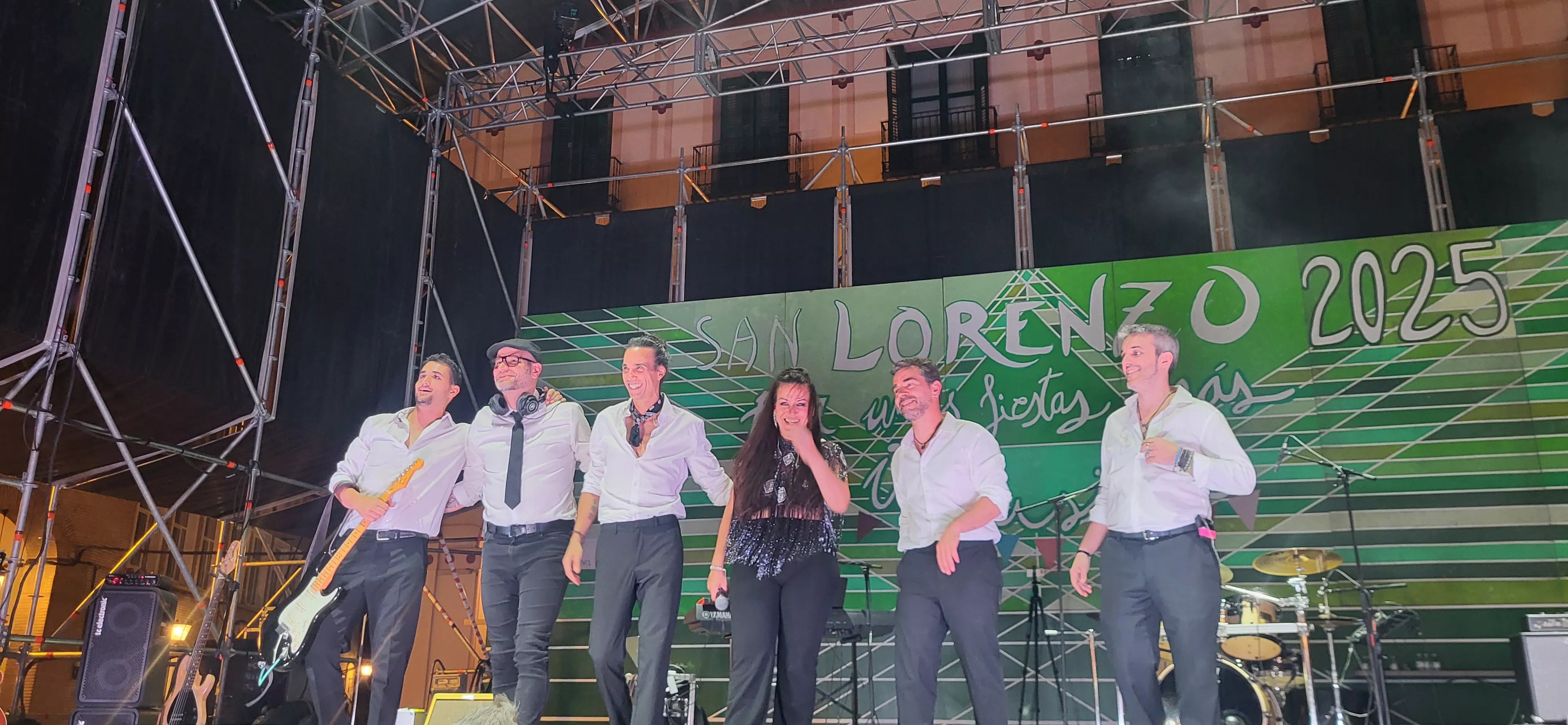 Concierto de Noe & The Bobifaces en la plaza López Allué. Foto Mercedes Manterola