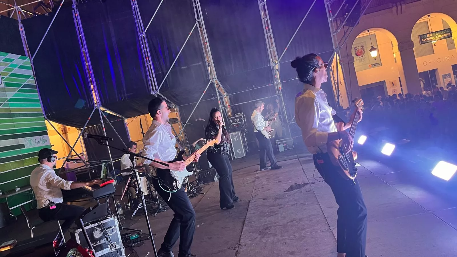 Concierto de Noe & The Bobifaces en la plaza López Allué. Foto Mercedes Manterola