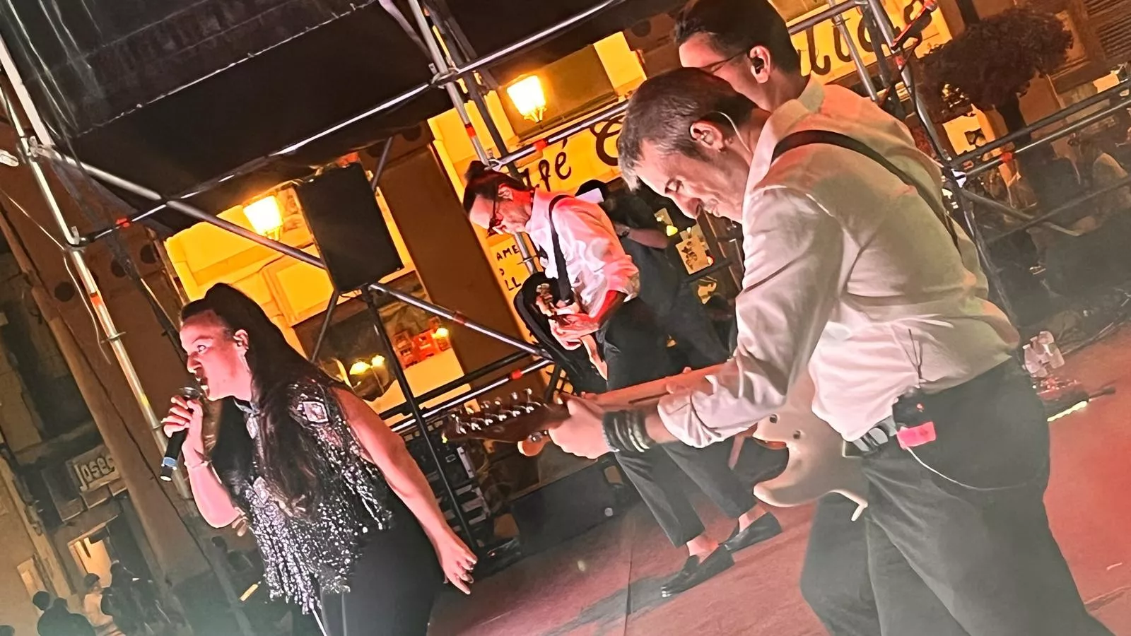 Concierto de Noe & The Bobifaces en la plaza López Allué. Foto Mercedes Manterola