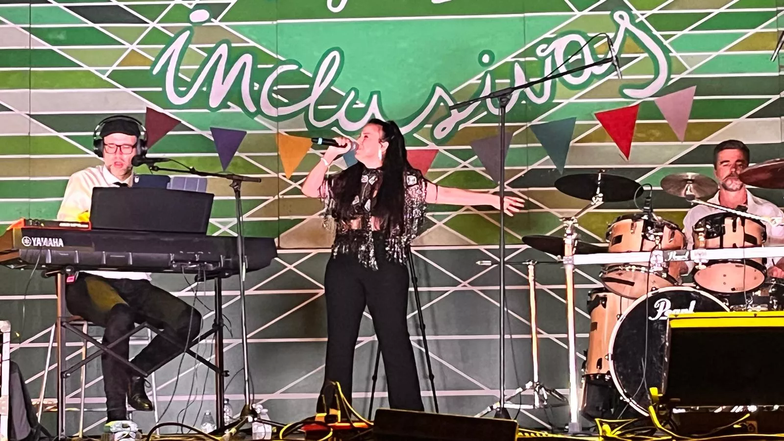 Concierto de Noe & The Bobifaces en la plaza López Allué. Foto Mercedes Manterola