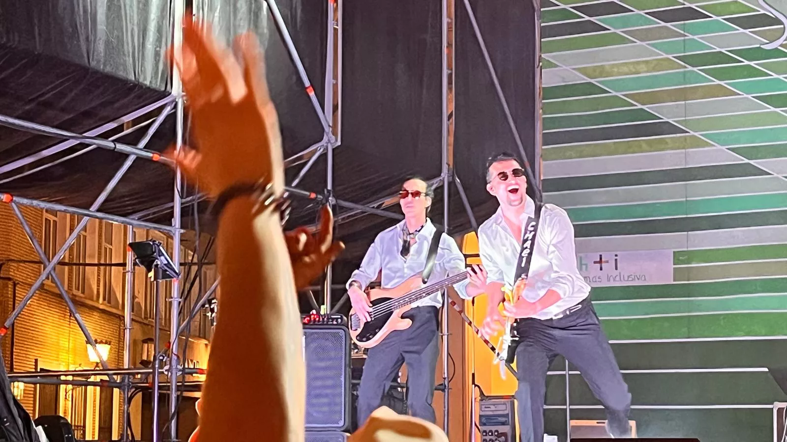 Concierto de Noe & The Bobifaces en la plaza López Allué. Foto Mercedes Manterola