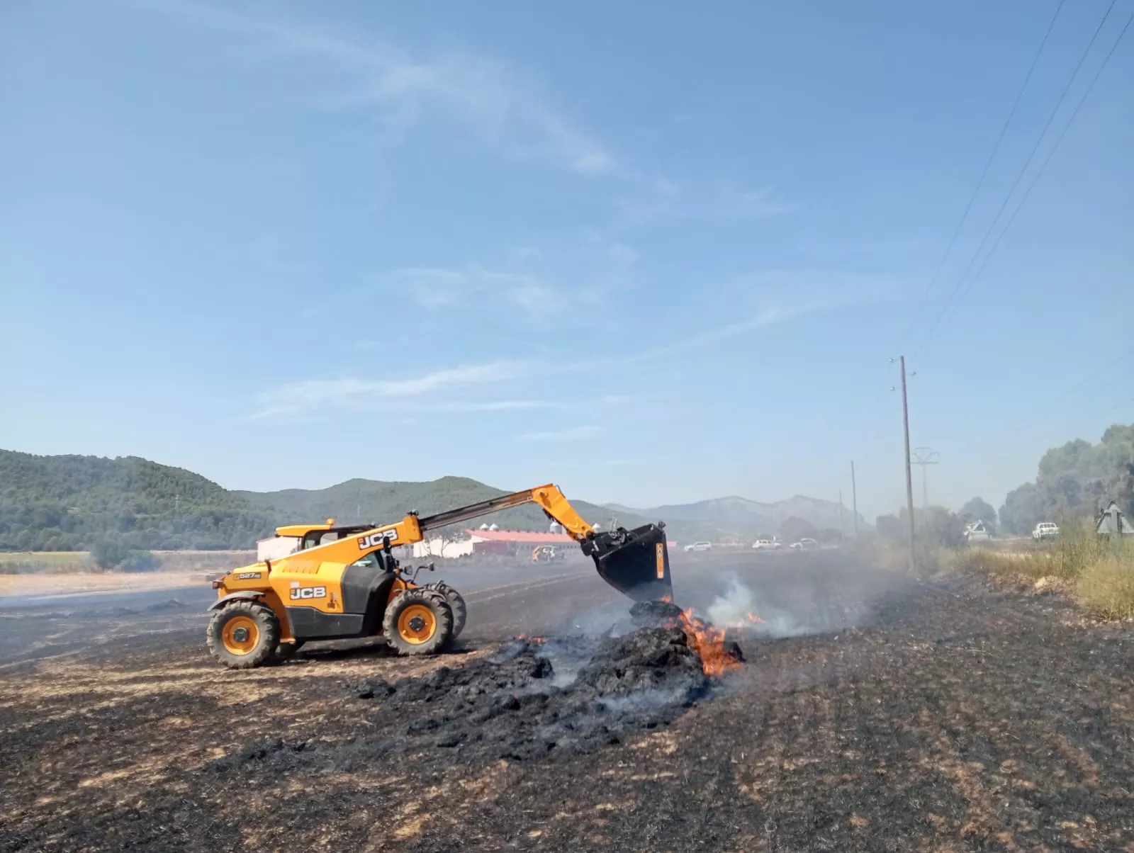 Actuación para sofocar el incendio.