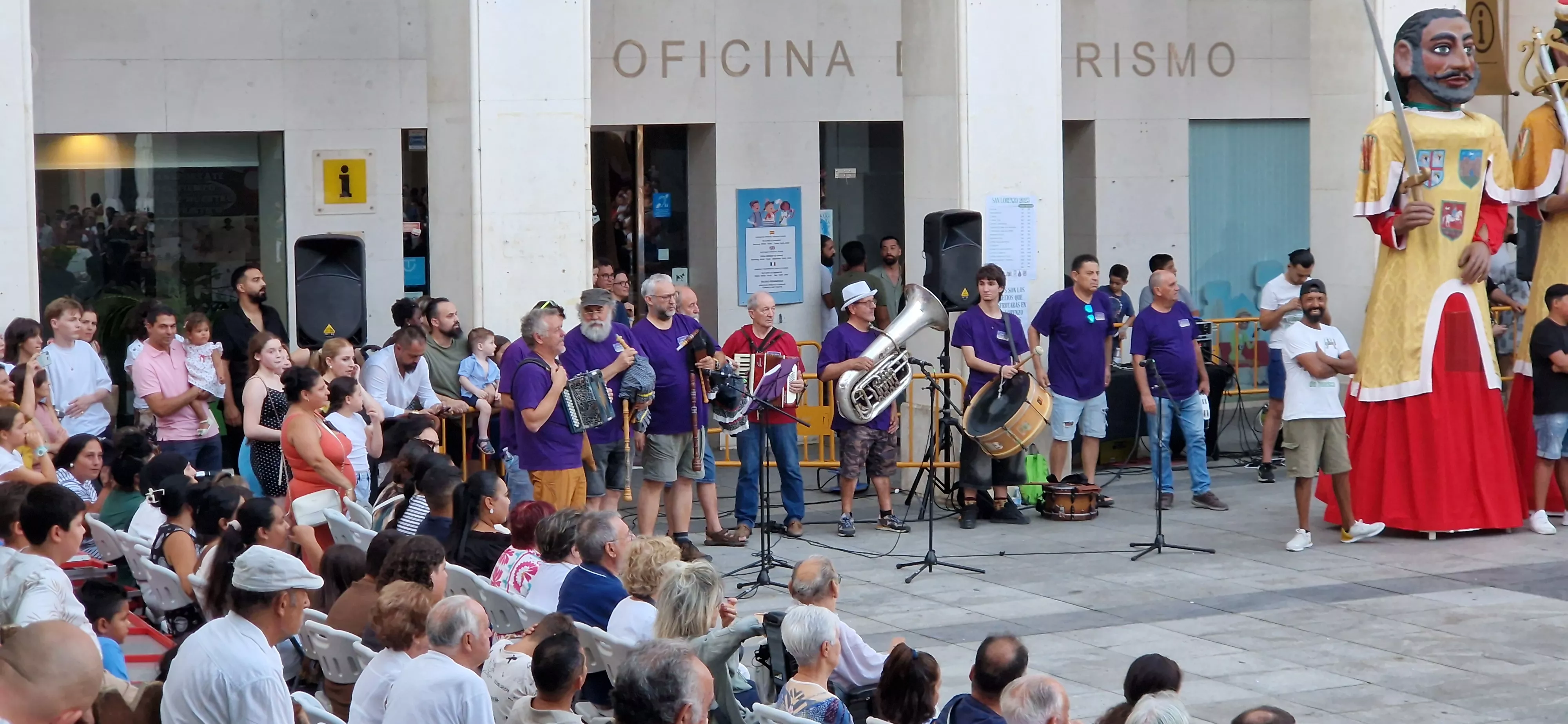 Ensayo de la Comparsa de Gigantes y Cabezudos de Huesca. Foto Myriam Martínez
