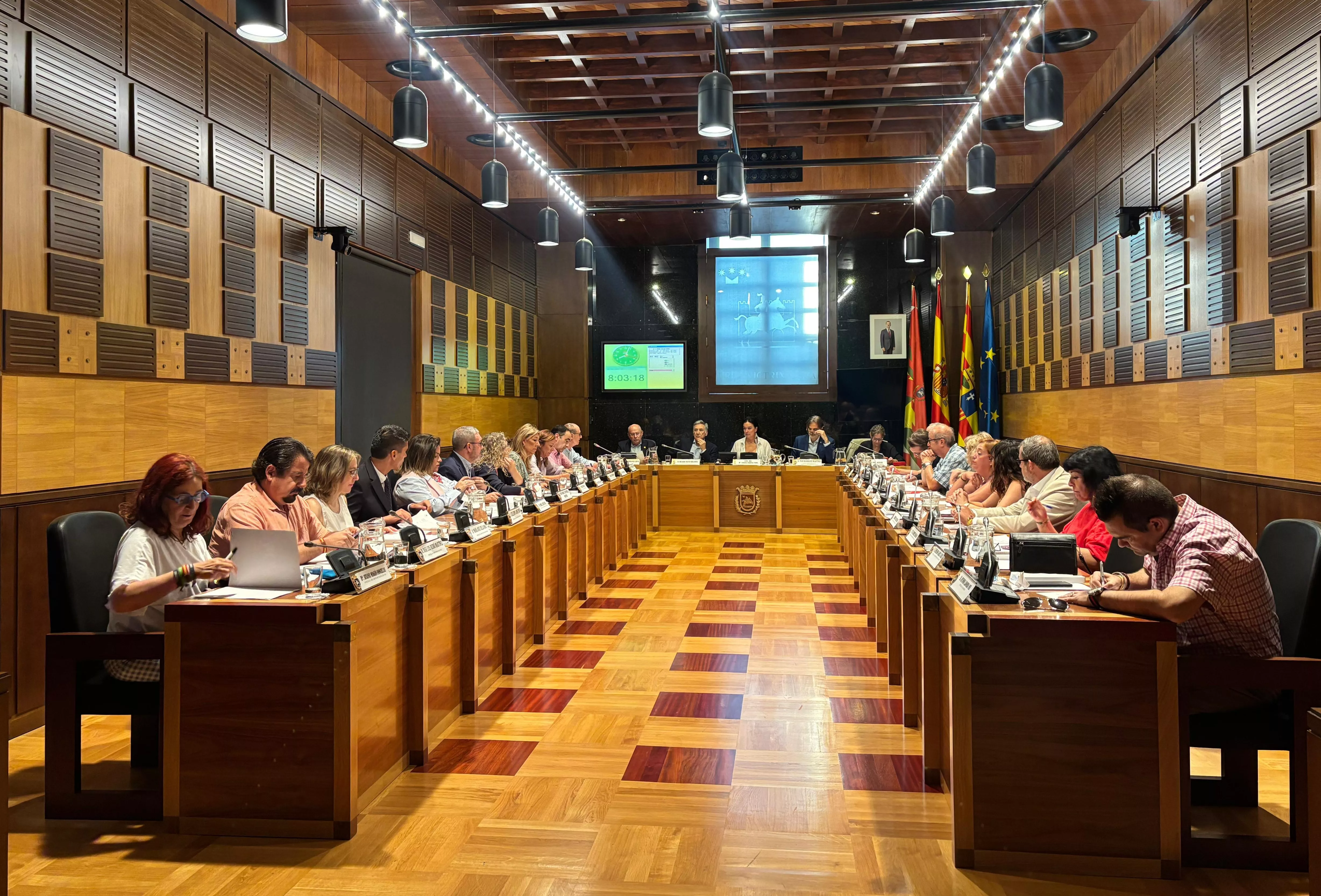 El pleno del Ayuntamiento de Huesca aprueba la Zona de Bajas Emisiones y su ordenanza.