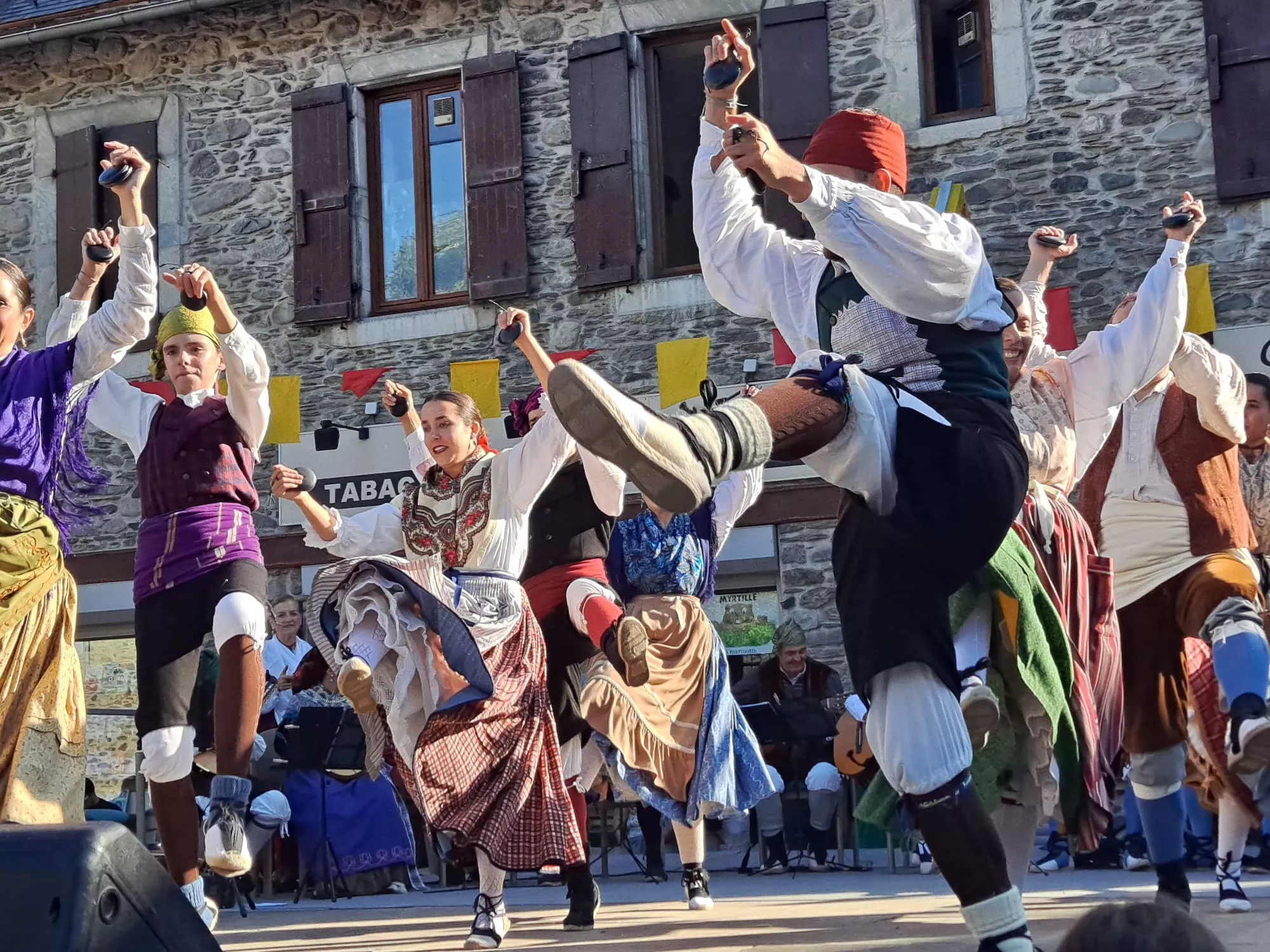 La Agrupación Folklórica Santa Cecilia en la Fête Franco-Aragonaise de Saint-Lary.