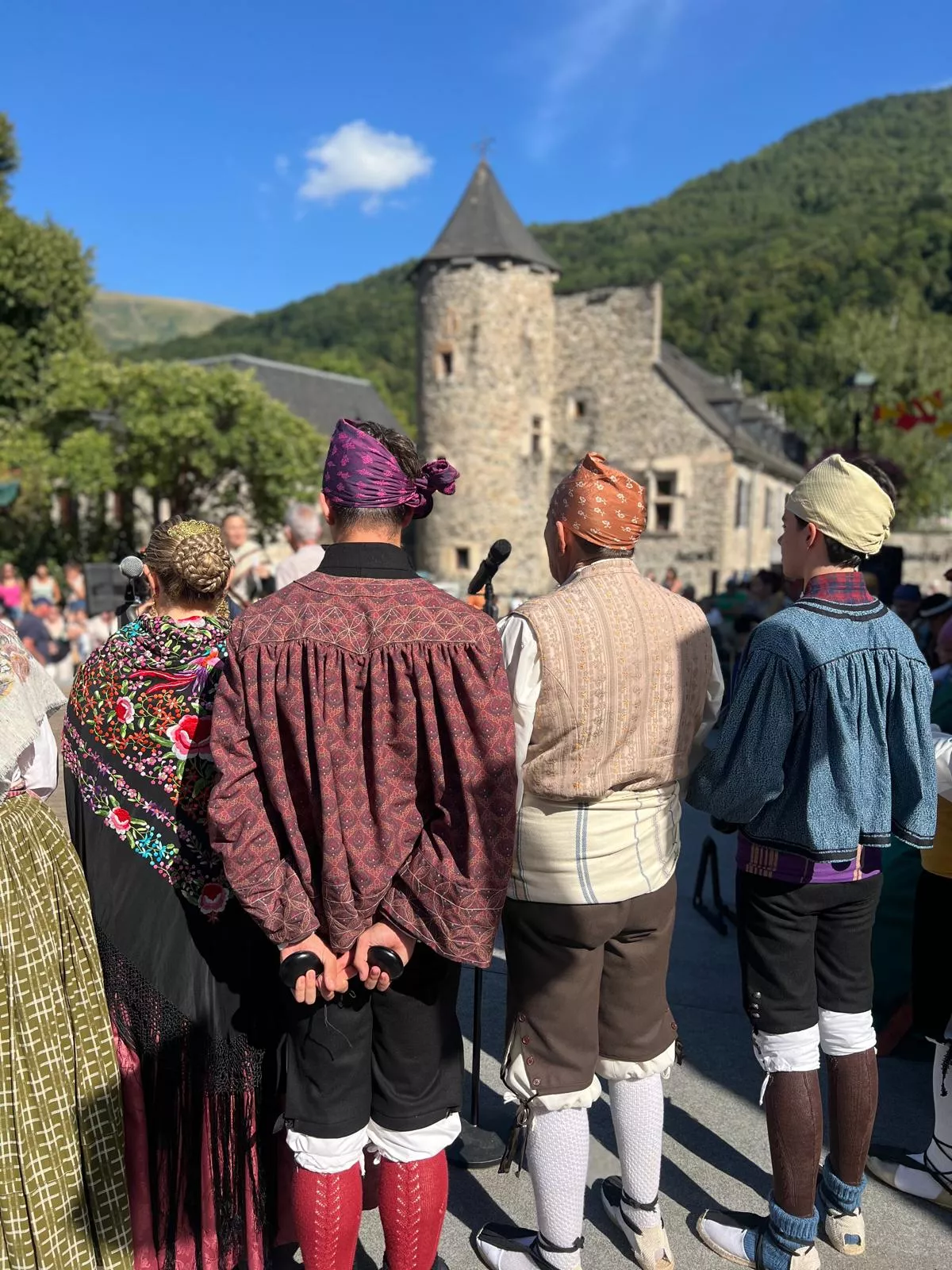 La Agrupación Folklórica Santa Cecilia en la Fête Franco-Aragonaise de Saint-Lary.