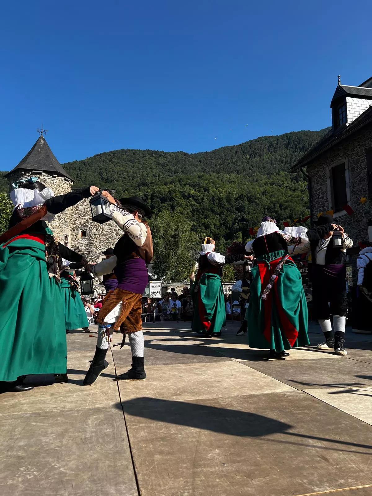 La Agrupación Folklórica Santa Cecilia en la Fête Franco-Aragonaise de Saint-Lary.