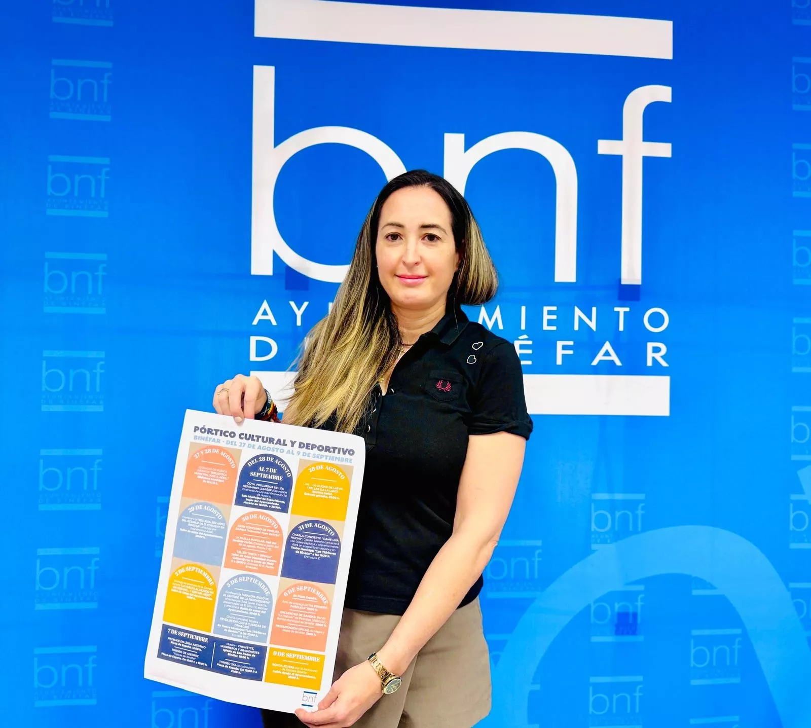 Beatriz Oliván ha presentado el programa de actos del Pórtico Cultural y Deportivo de Binéfar.