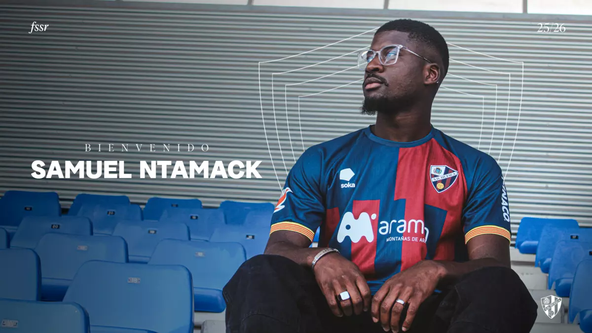 Samuel Ntamack ya posa con la azulgrana.