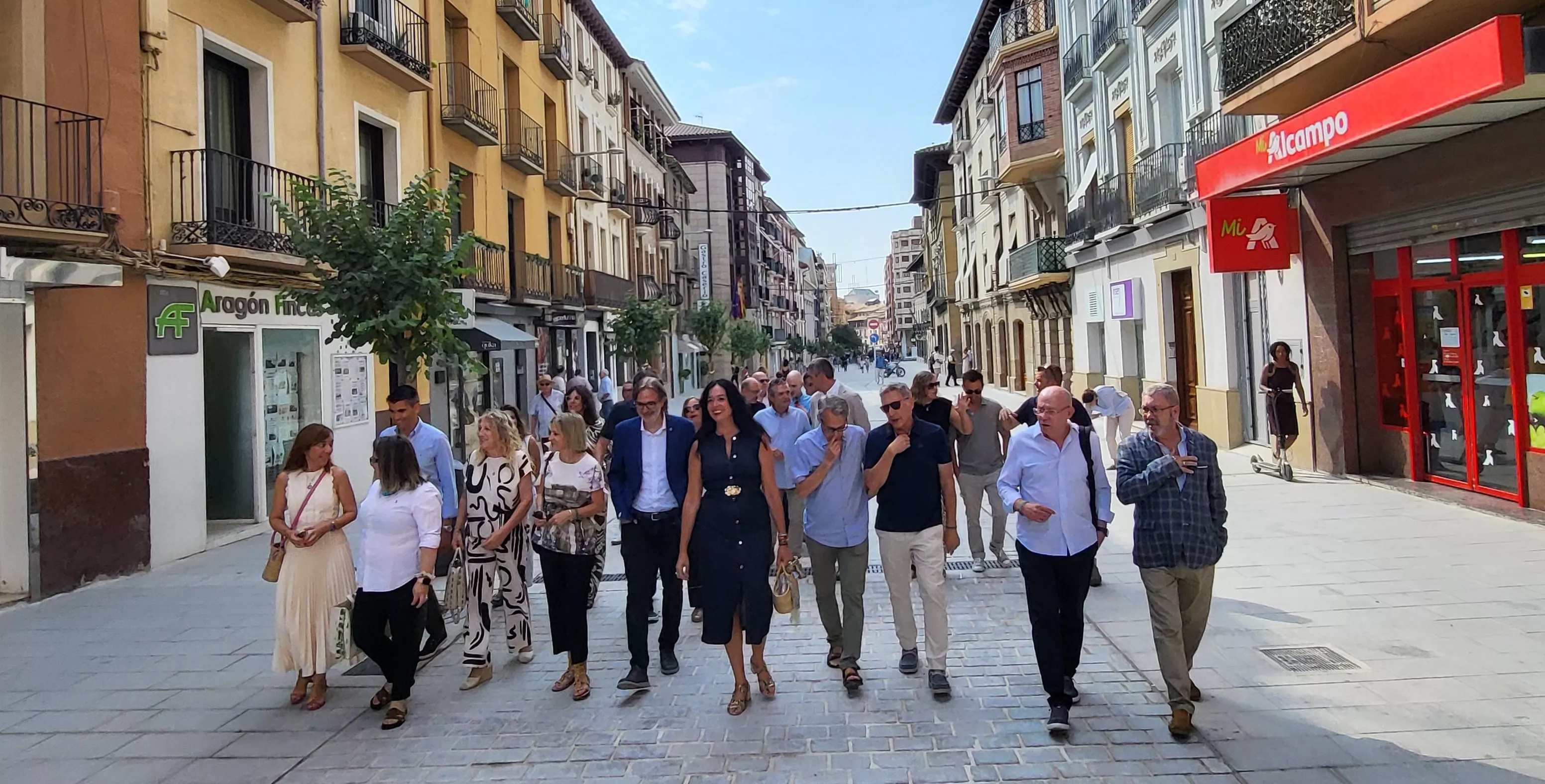 El Coso Alto de Huesca "más transitable y moderno" tras la transformación urbanística.