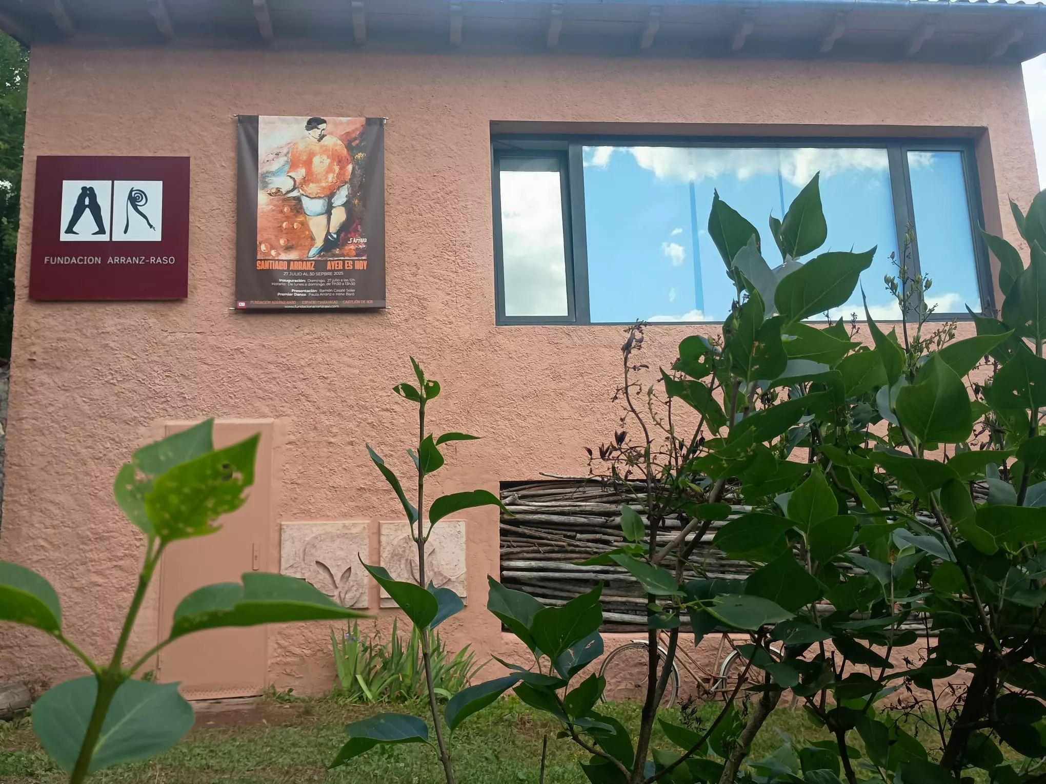 Inauguración de la exposición “Santiago Arranz-Ayer es Hoy” en las Maigualas.