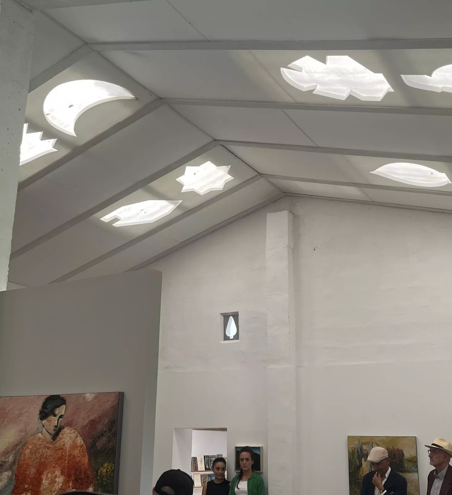 Inauguración de la exposición “Santiago Arranz-Ayer es Hoy” en las Maigualas.