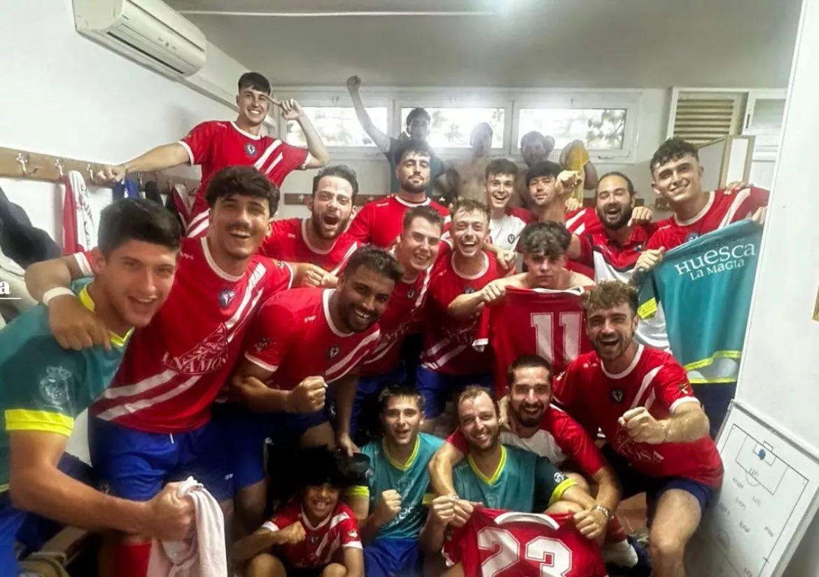 Lalueza celebra la victoria ante el Almudévar.