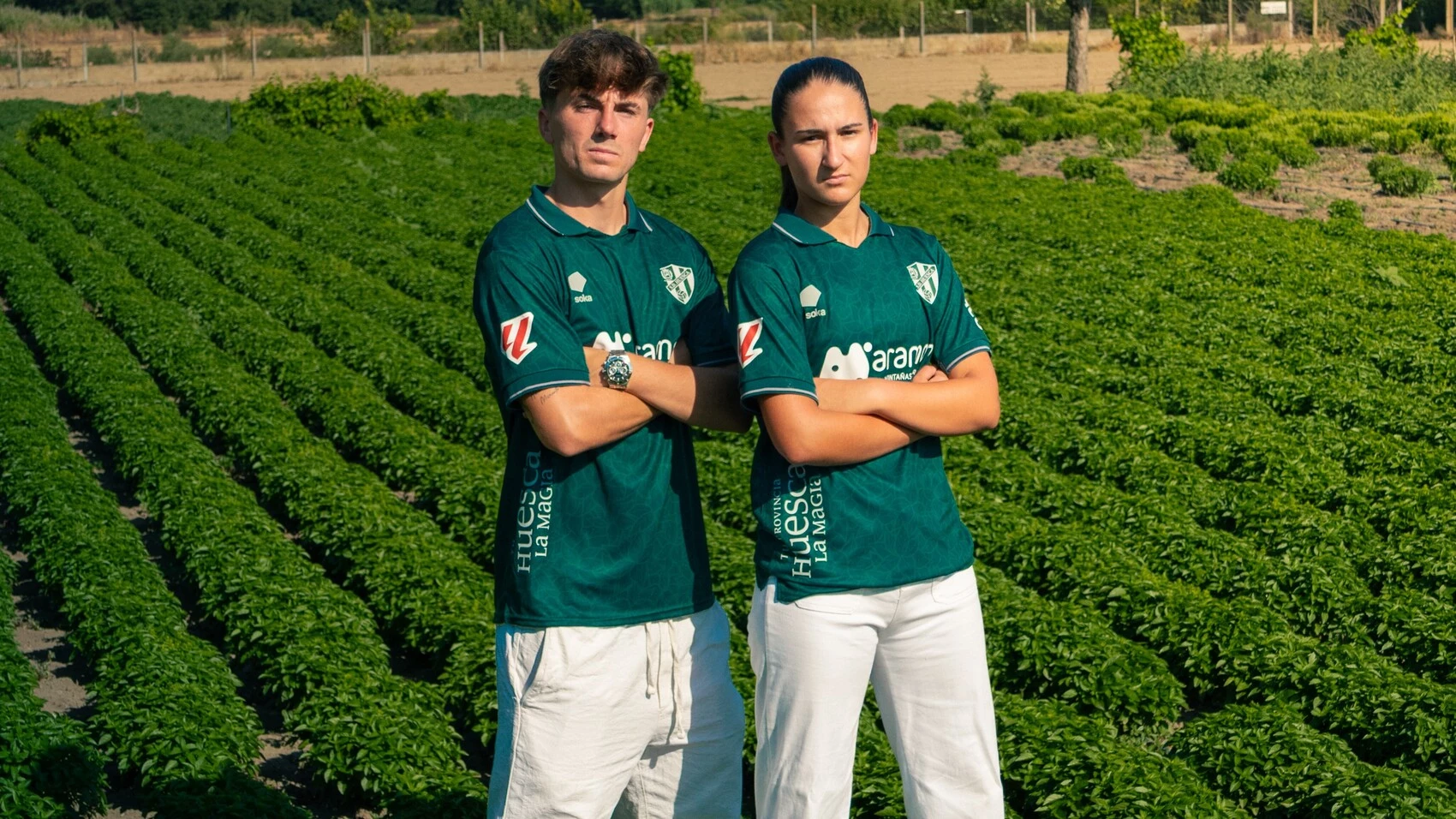 Tercera camiseta de la SD Huesca con albahaca y al son de Toño Julve