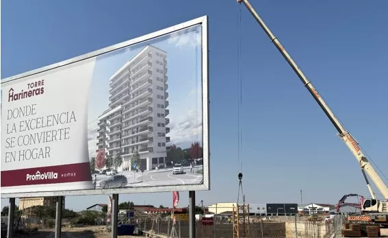 Grúa de 60 metros en Torre Harineras