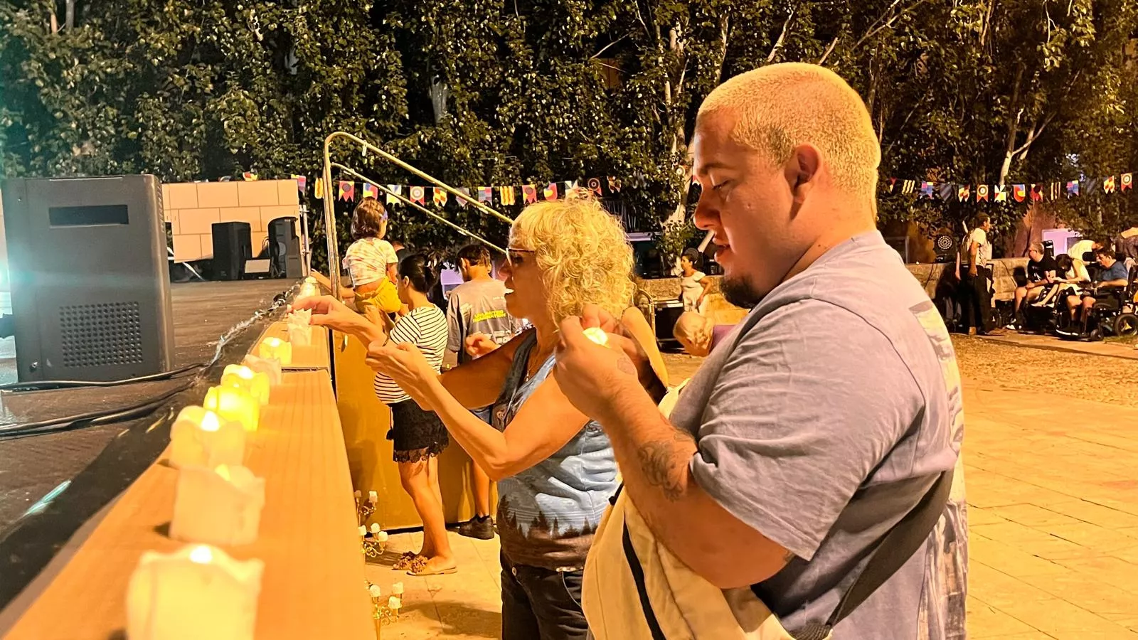 Actuación de Espacio Danza Hueca en la plaza General Alsina. Foto Mercedes Manterola