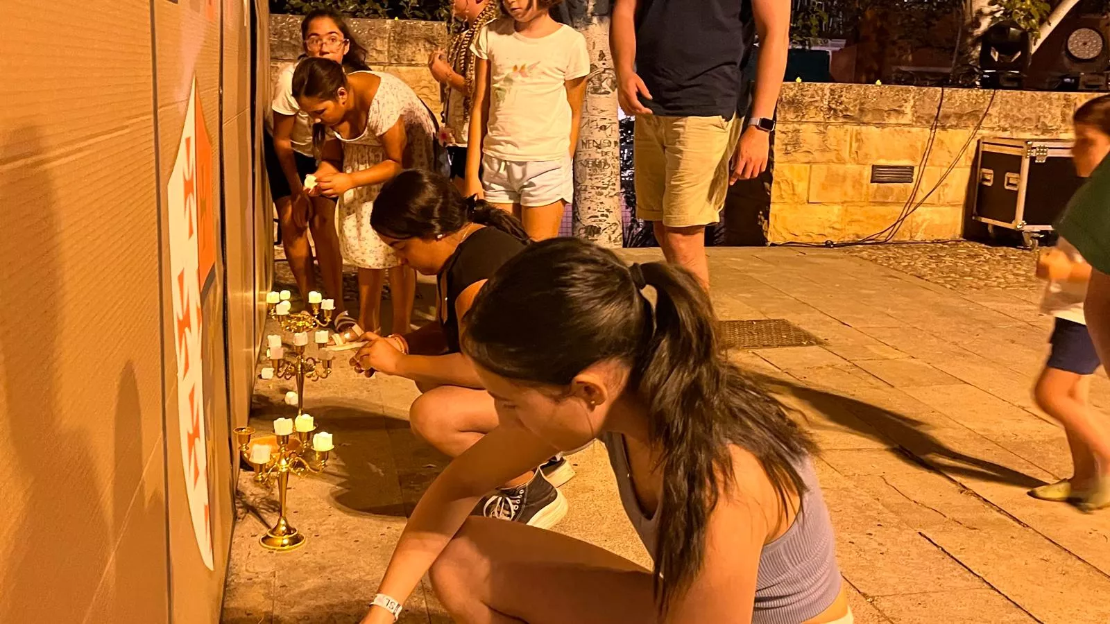 Actuación de Espacio Danza Hueca en la plaza General Alsina. Foto Mercedes Manterola