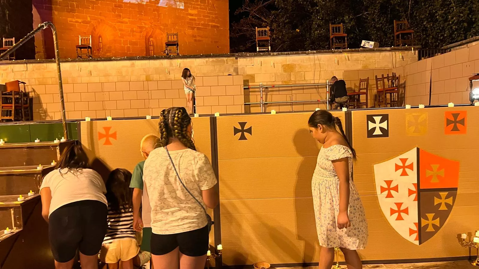 Actuación de Espacio Danza Hueca en la plaza General Alsina. Foto Mercedes Manterola