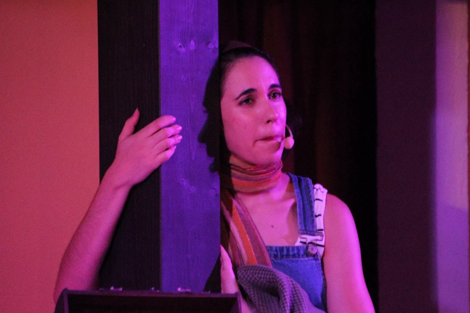 Actuación de Estrella Blanco, María Petri y Víctor Huedo en Robres. Foto Carlos Neofato