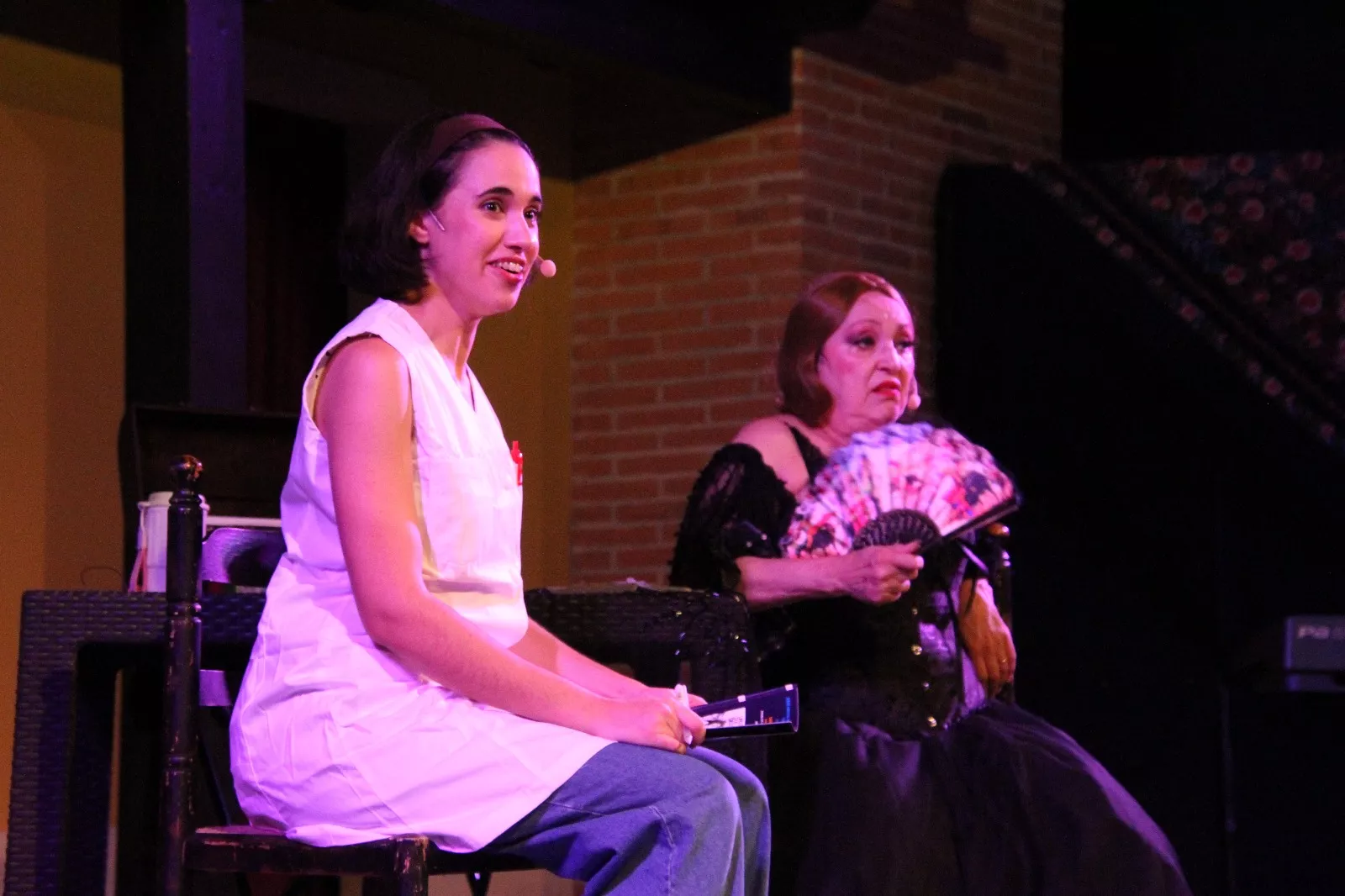 Actuación de Estrella Blanco, María Petri y Víctor Huedo en Robres. Foto Carlos Neofato