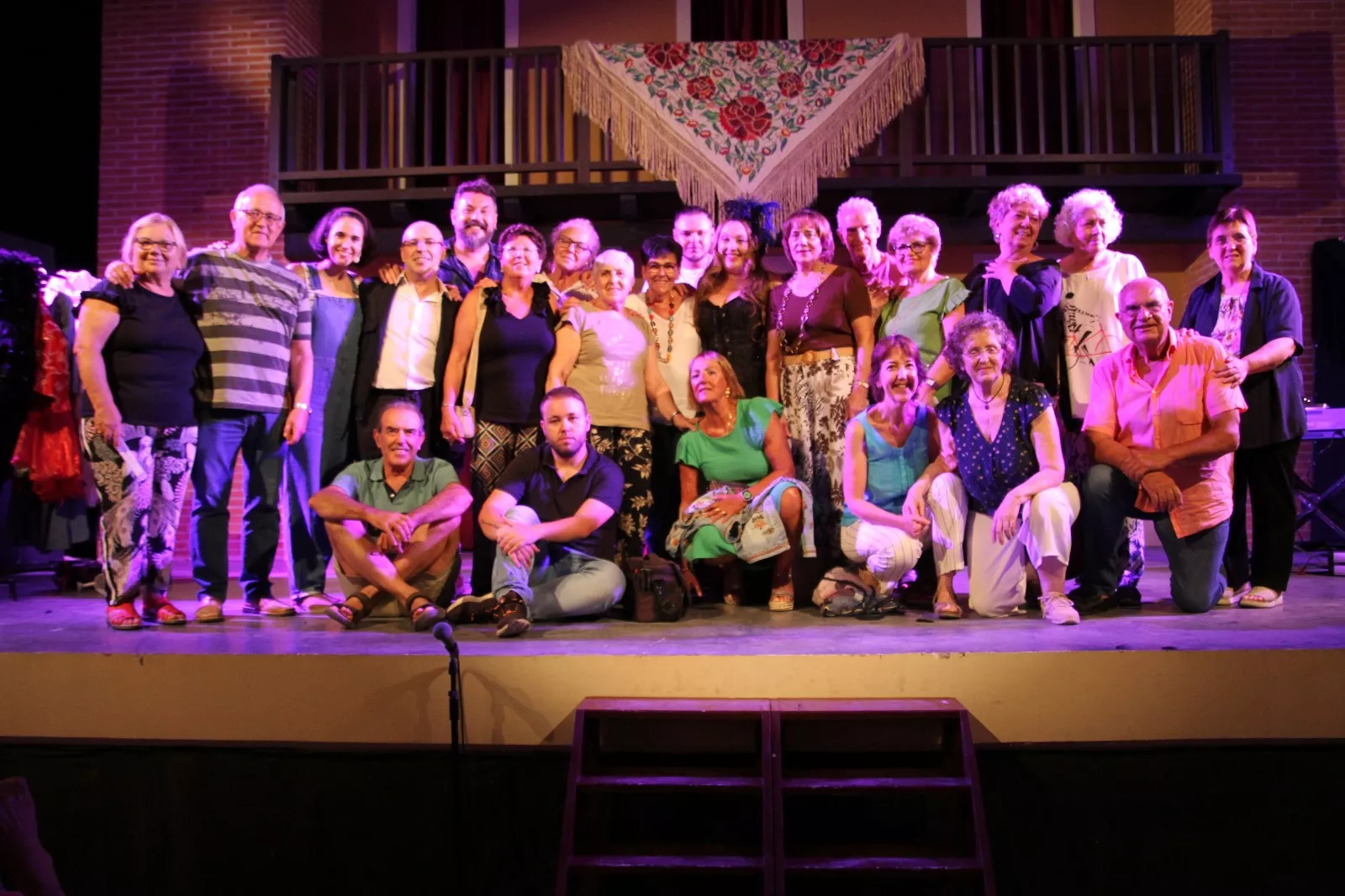 Actuación de Estrella Blanco, María Petri y Víctor Huedo en Robres. Foto Carlos Neofato