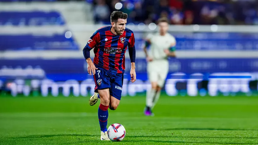 El Huesca anuncia el traspaso de Gerard Valentín al Al-Wakrah