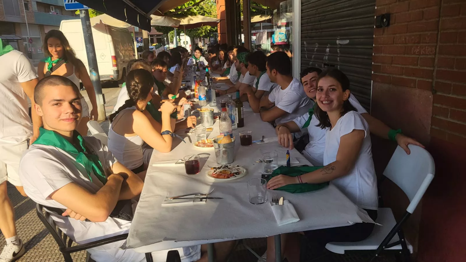 Almuerzos en las horas previas a San Lorenzo 2025