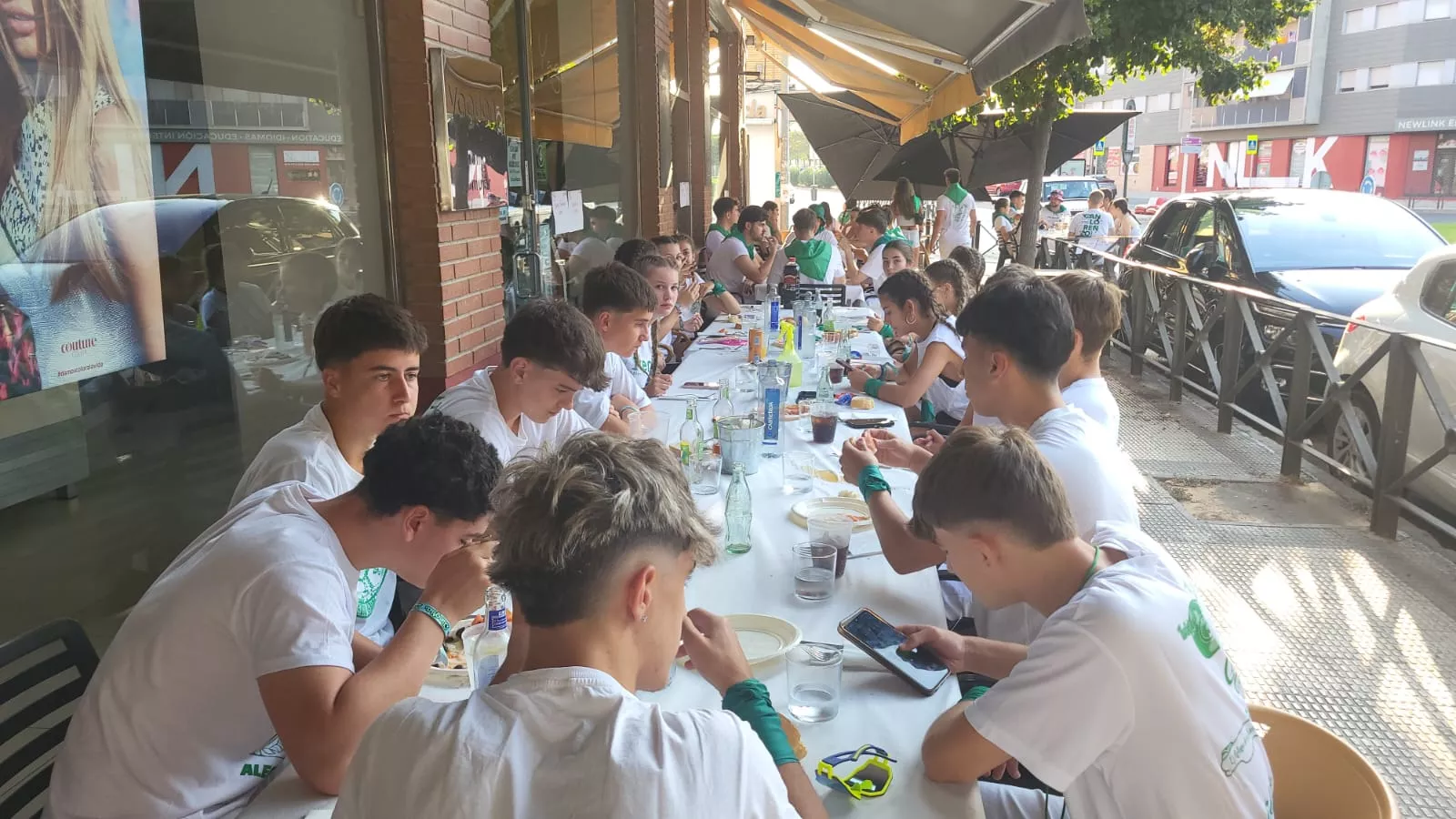 Almuerzos en las horas previas a San Lorenzo 2025