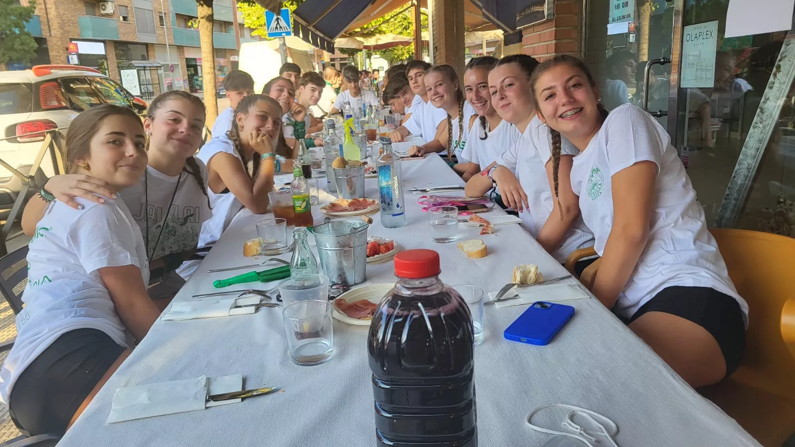 Almuerzos en las horas previas a San Lorenzo 2025