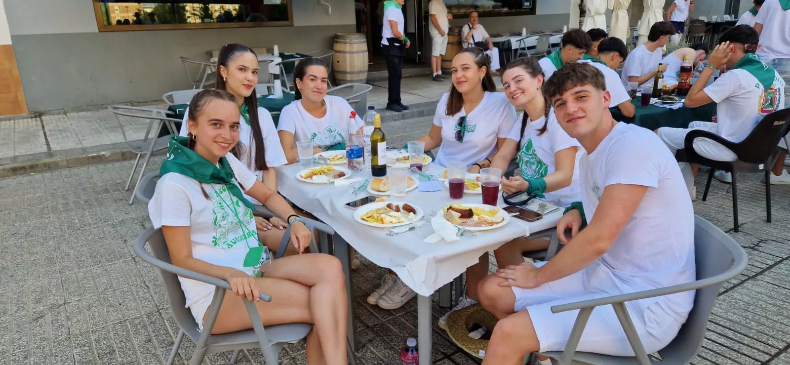 Almuerzos en las horas previas a San Lorenzo 2025